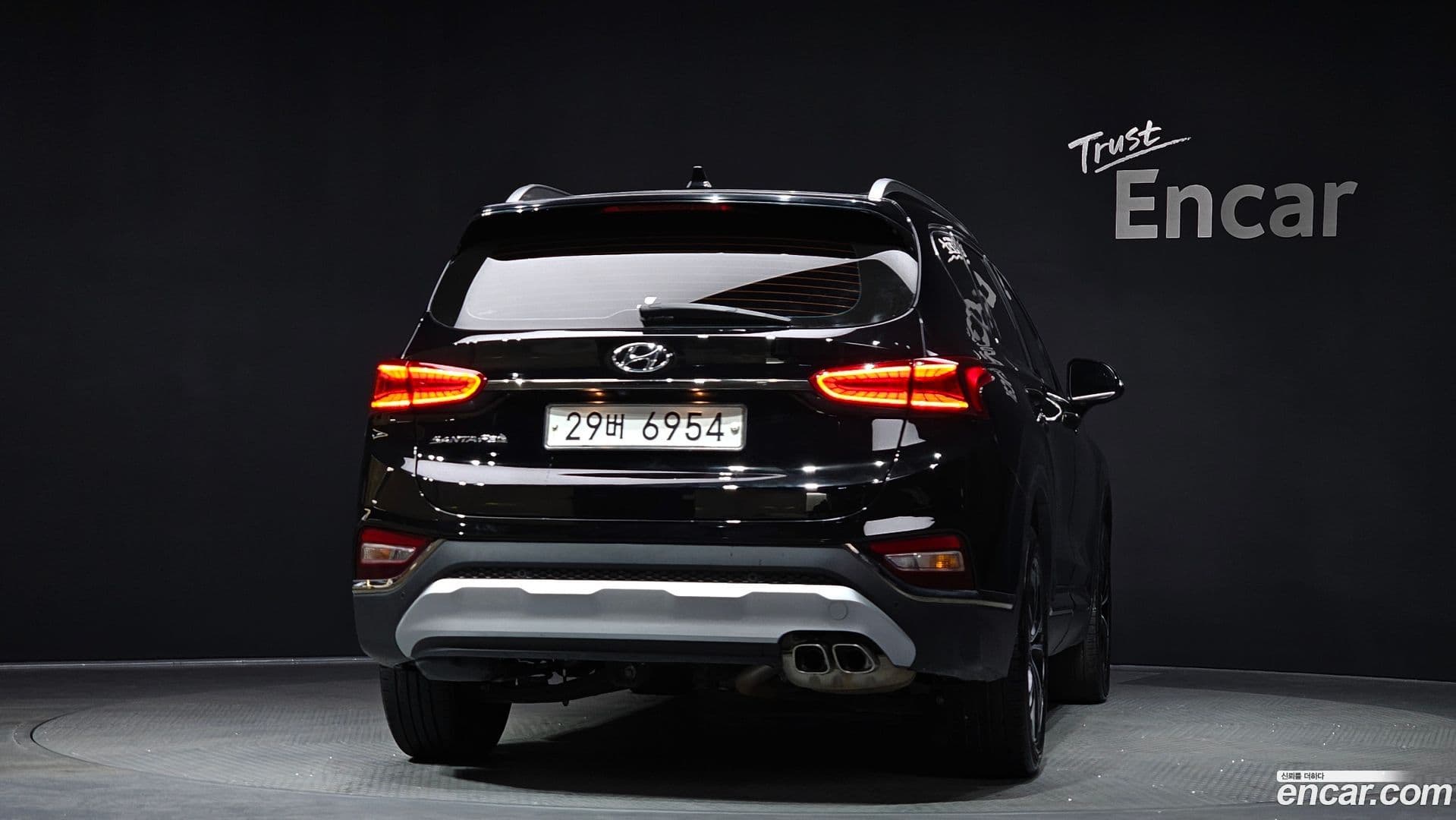 Main__Slider__Photo:Santafe Hyundai 2019.6-3