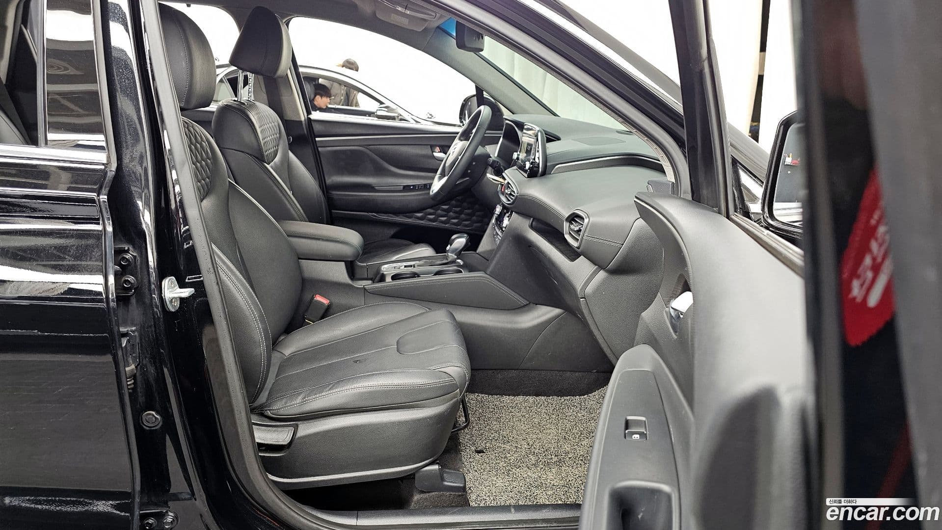 Main__Slider__Photo:Santafe Hyundai 2019.6-10