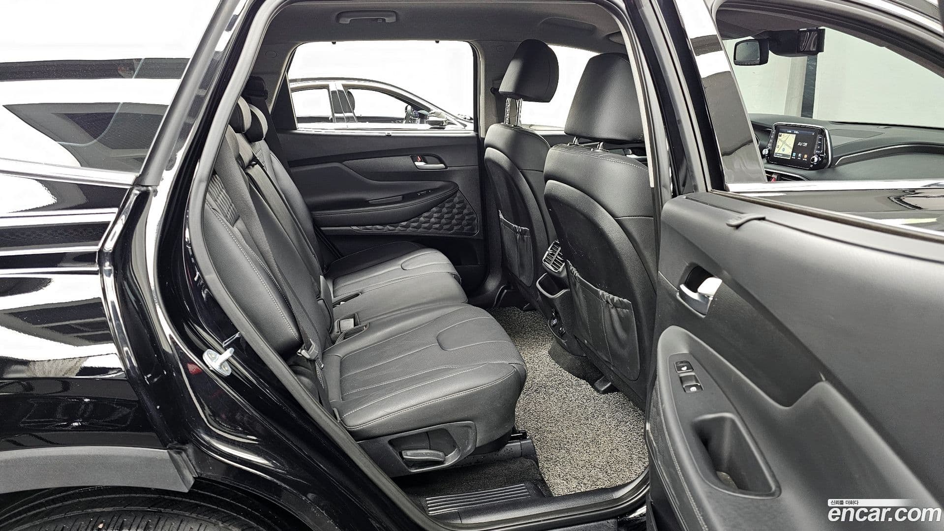 Main__Slider__Photo:Santafe Hyundai 2019.6-11