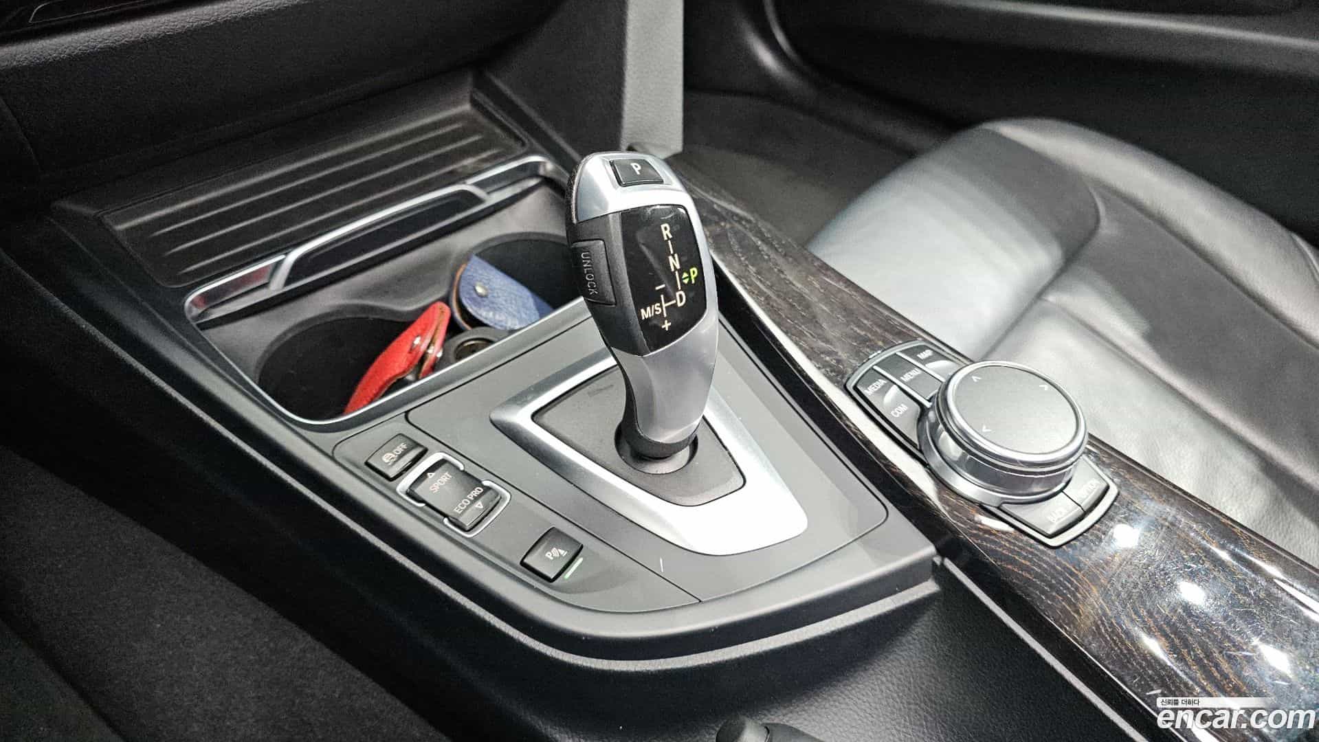 3-Series BMW 2017.6-INNER-009