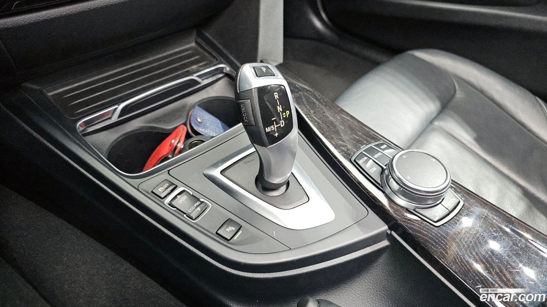 Main__Slider__Photo:3-Series BMW 2017.6-8