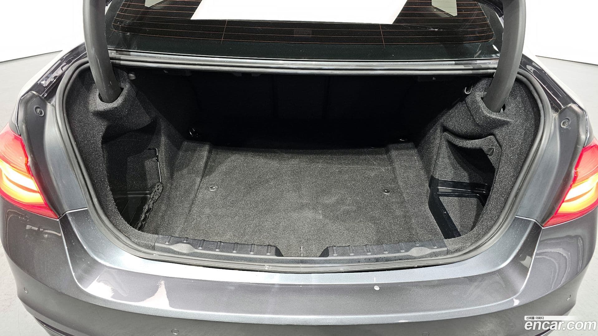 Main__Slider__Photo:3-Series BMW 2017.6-19