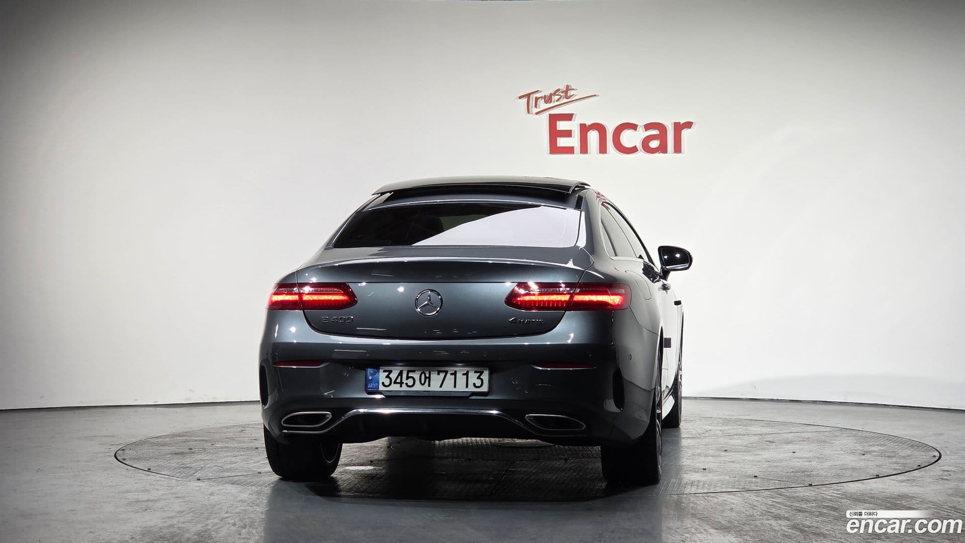 Main__Slider__Photo:E-Class Mercedes-Benz 2017.11-3