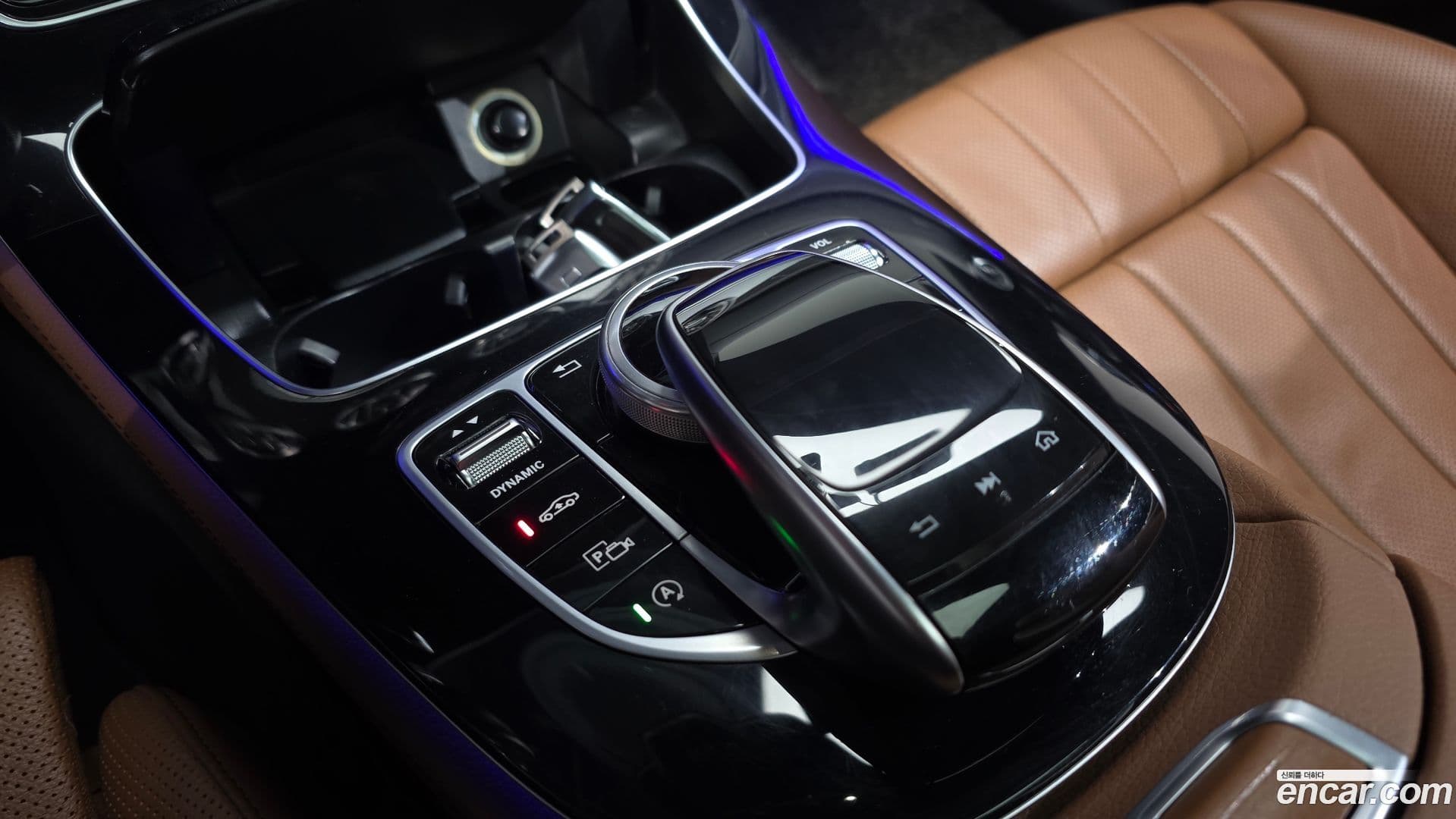 Main__Slider__Photo:E-Class Mercedes-Benz 2017.11-17