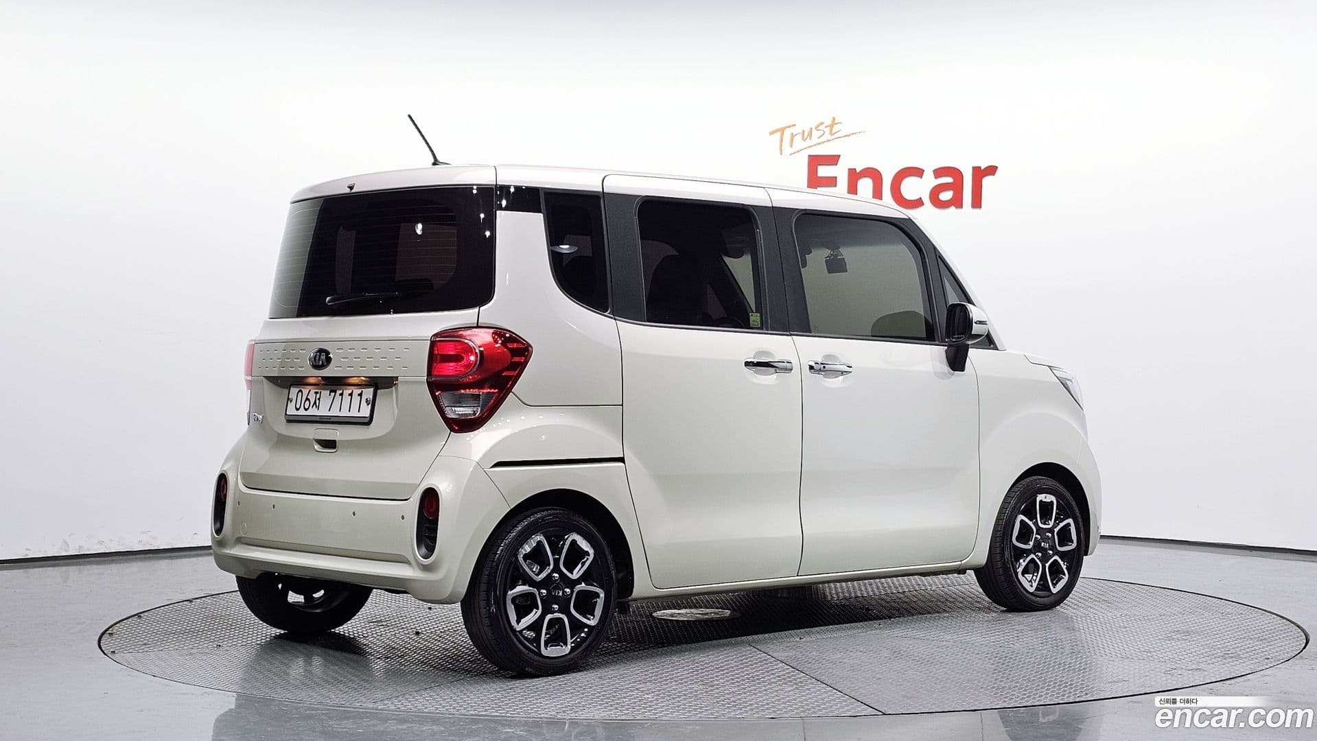 Main__Slider__Photo:RAY Kia 2019.2-1