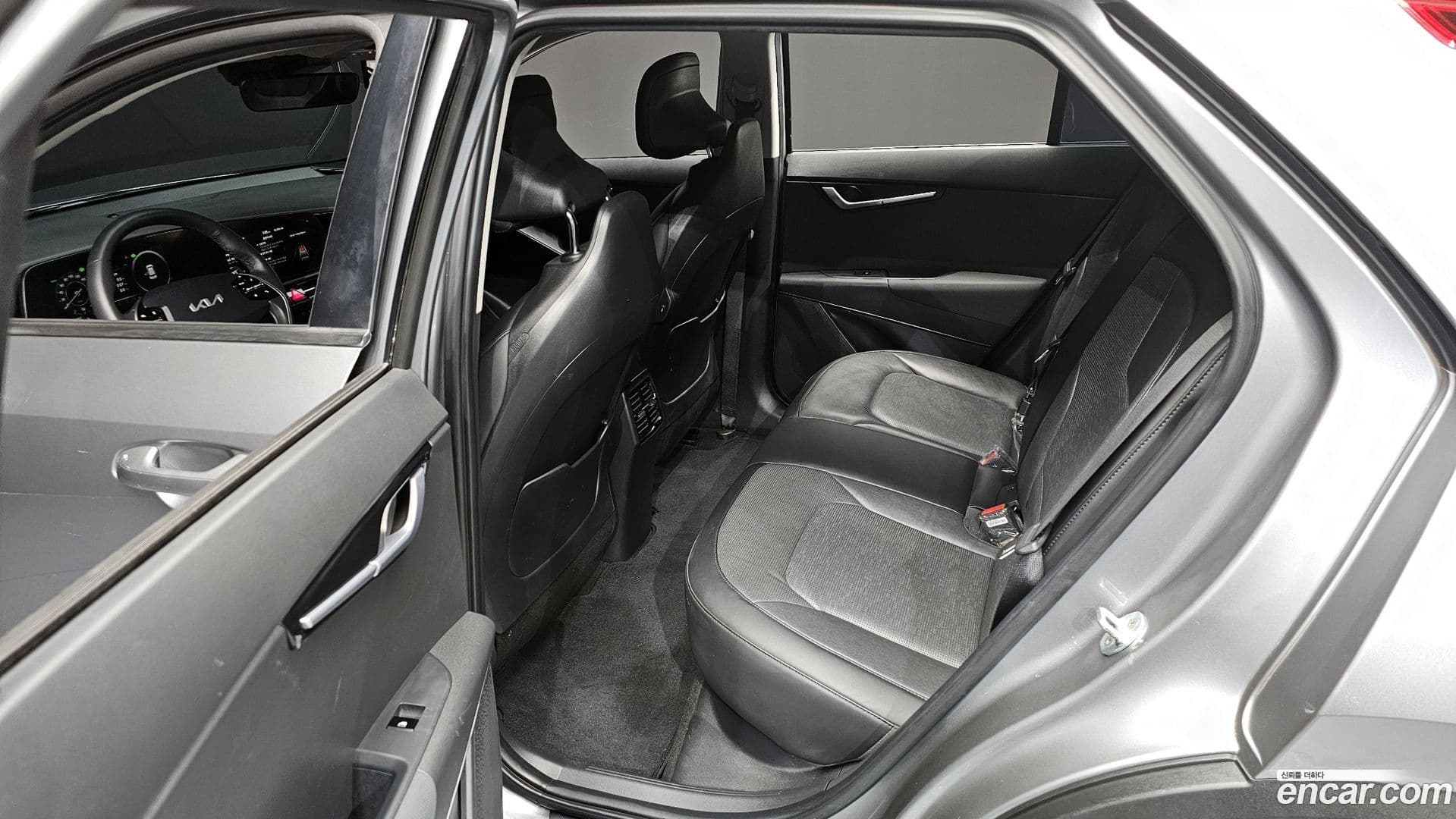 Main__Slider__Photo:Niro Kia 2022.6-10