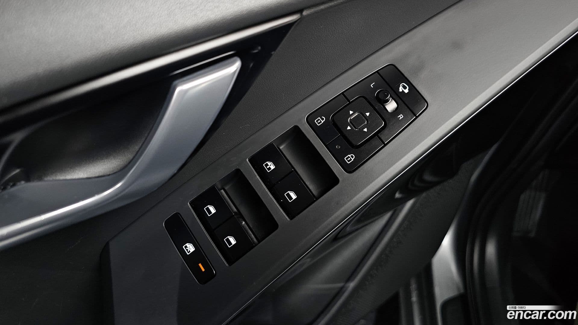 Main__Slider__Photo:Niro Kia 2022.6-12