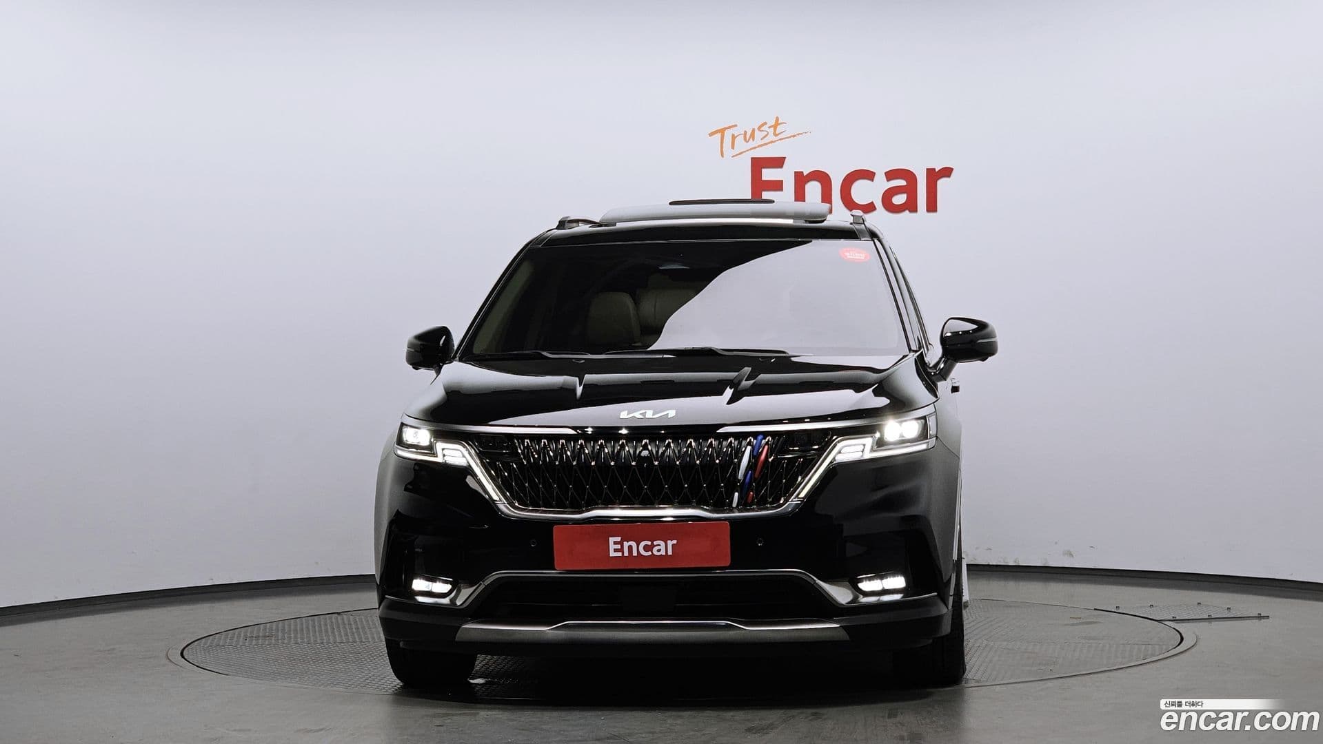 Main__Slider__Photo:Canival Kia 2023.0-2