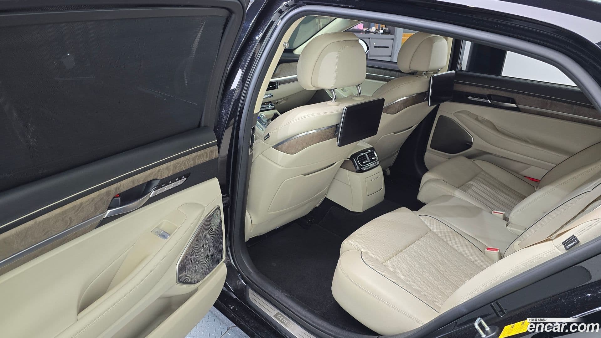 Main__Slider__Photo:G90 Genesis 2021.3-10