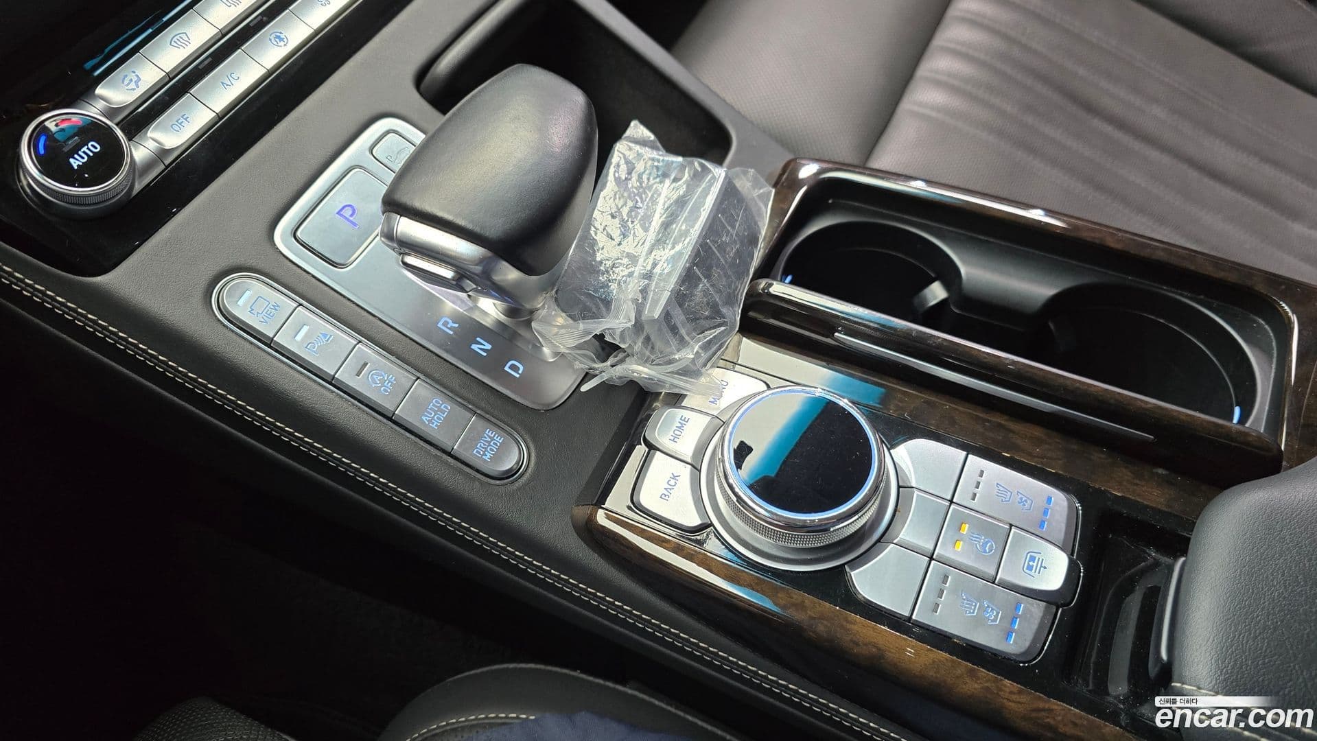 Main__Slider__Photo:G90 Genesis 2019.3-8