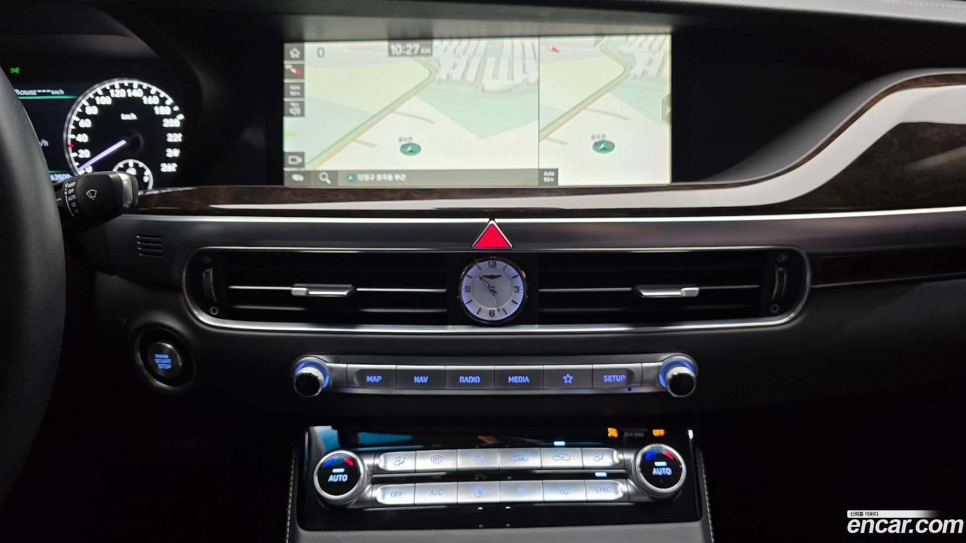 Main__Slider__Photo:G90 Genesis 2019.3-15