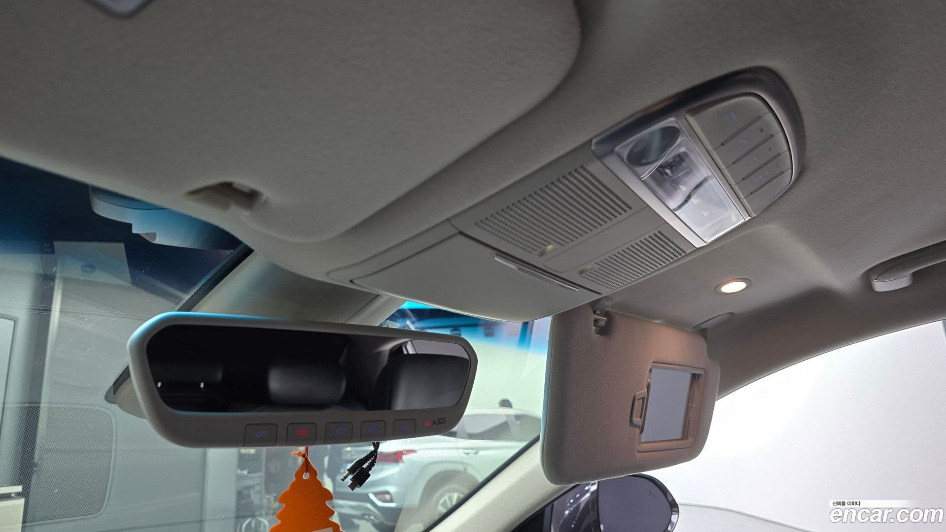 Main__Slider__Photo:G90 Genesis 2019.3-16