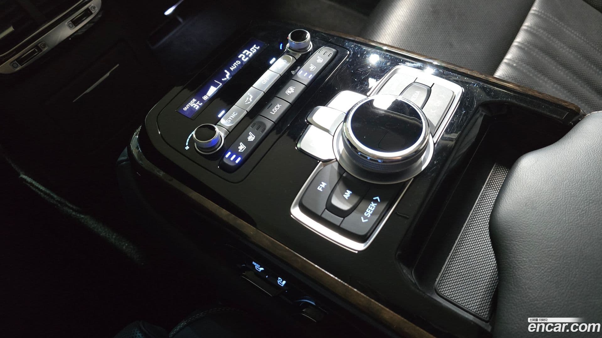 Main__Slider__Photo:G90 Genesis 2019.3-17