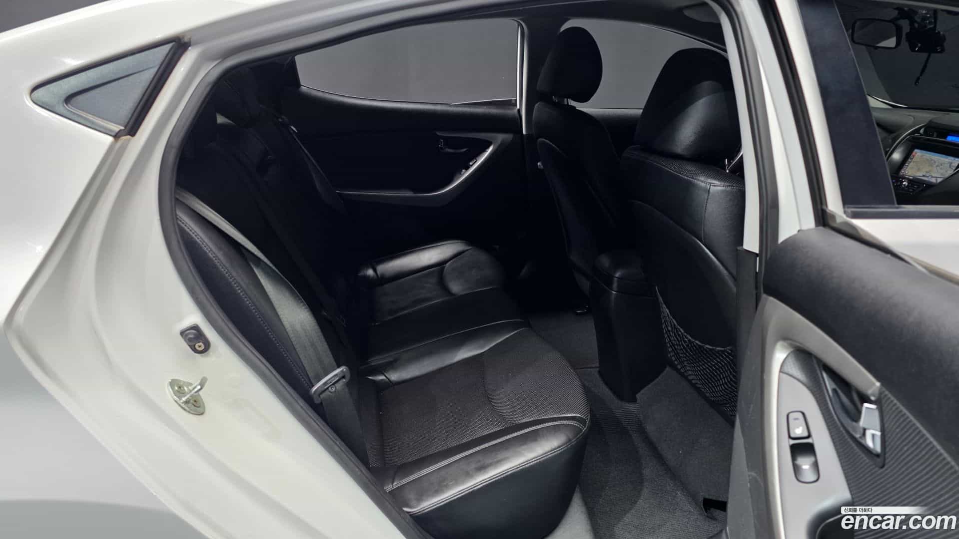 AVANTE Hyundai 2012.7-OPTION-016