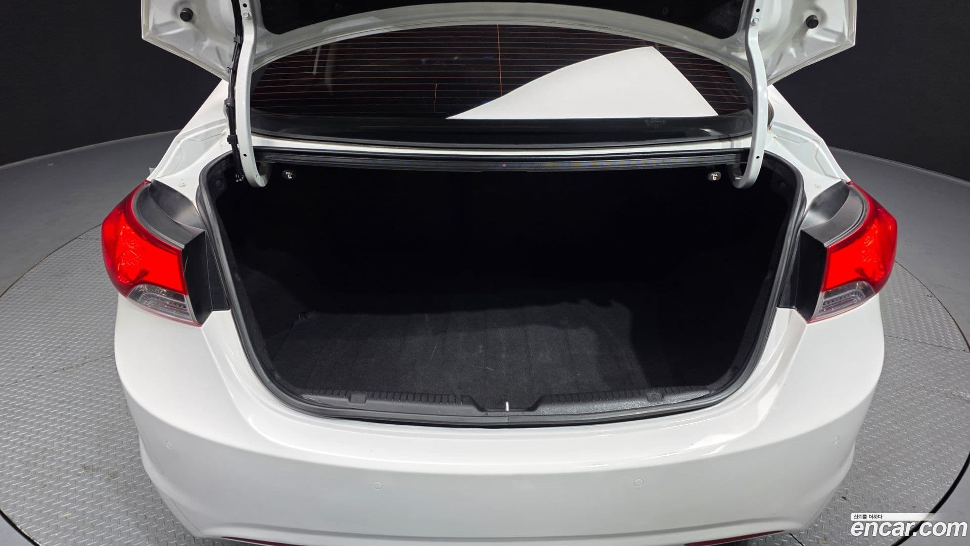 Main__Slider__Photo:AVANTE Hyundai 2012.7-19