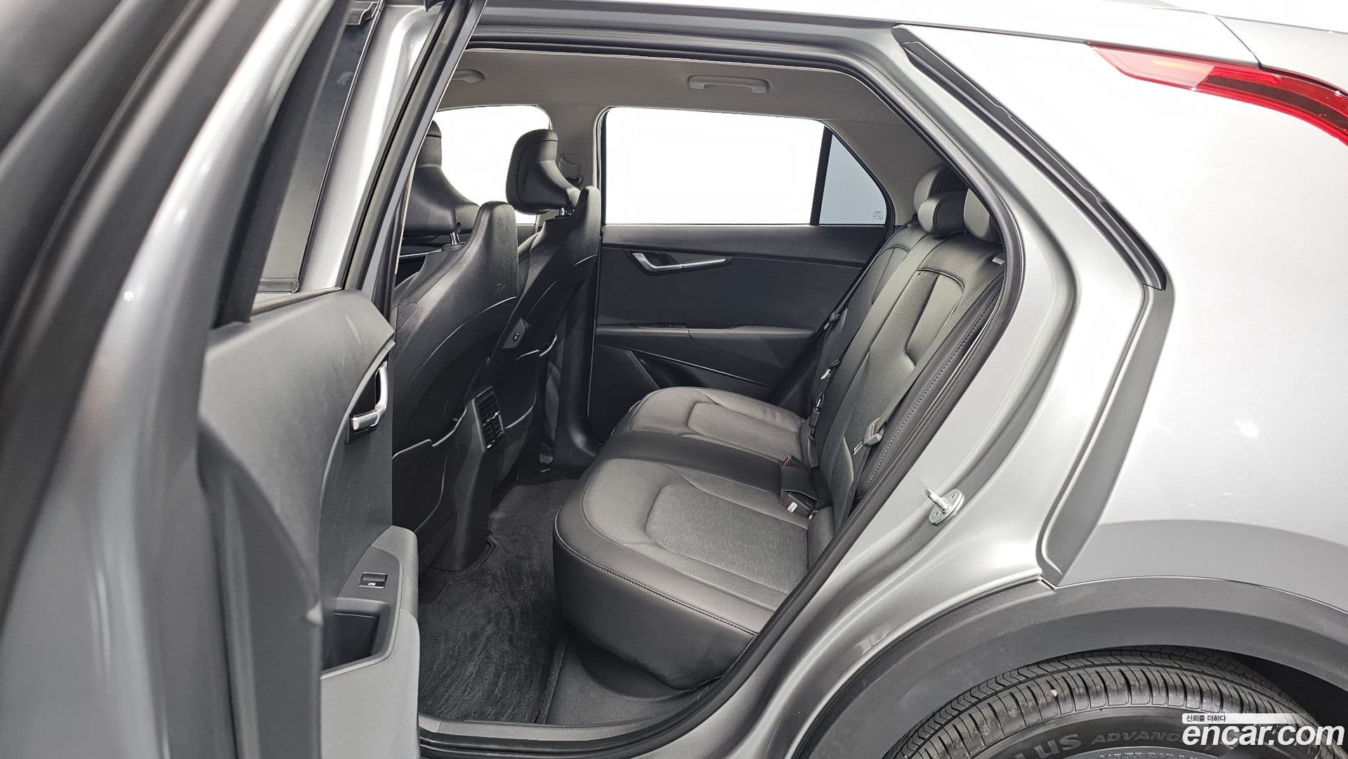 Main__Slider__Photo:Niro Kia 2022.8-10