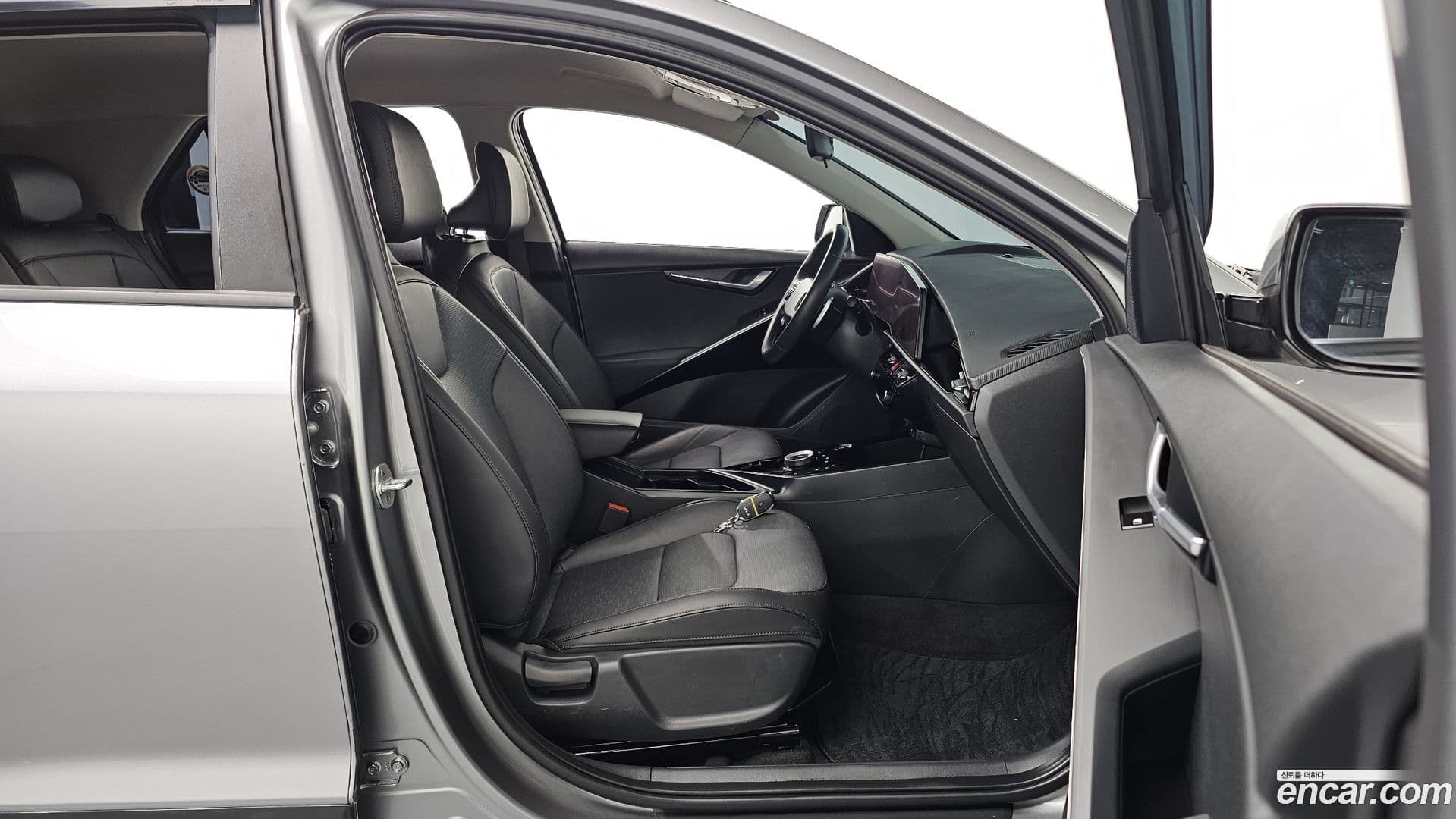 Main__Slider__Photo:Niro Kia 2022.8-11