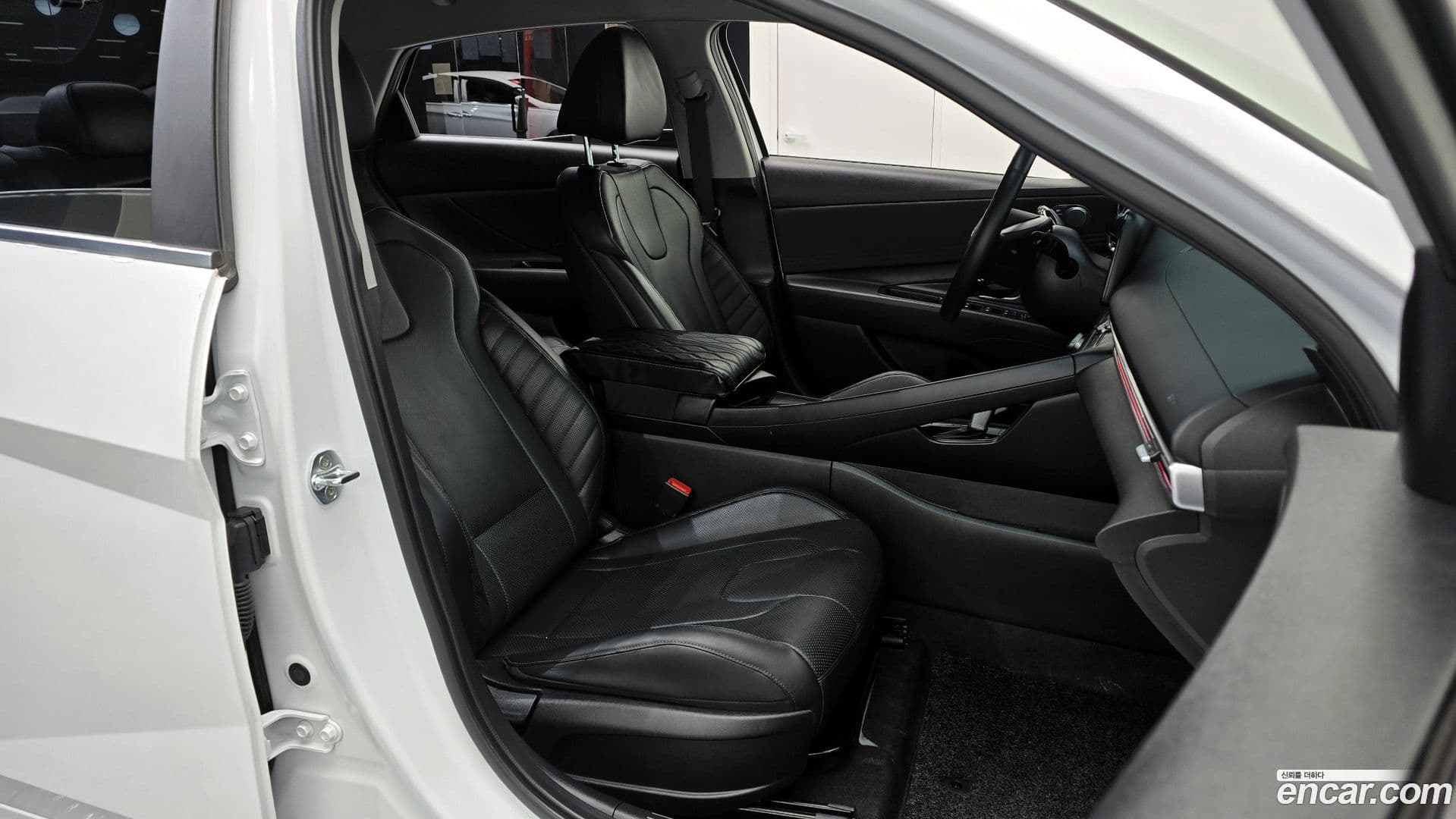 Main__Slider__Photo:AVANTE Hyundai 2020.4-9