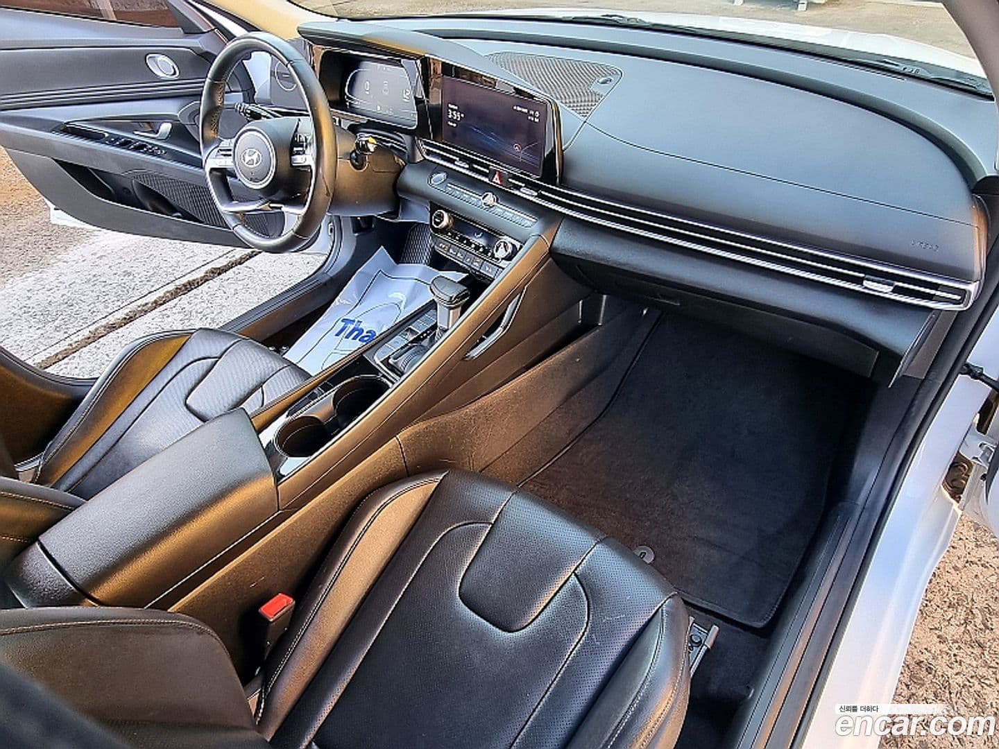 Main__Slider__Photo:AVANTE Hyundai 2023.5-5