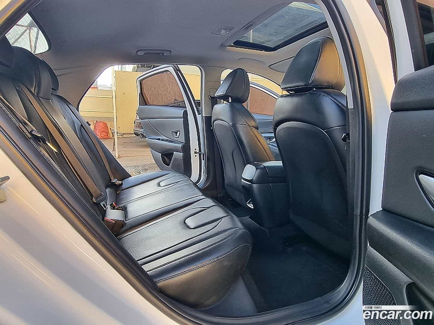 AVANTE Hyundai 2023.5-INNER-009