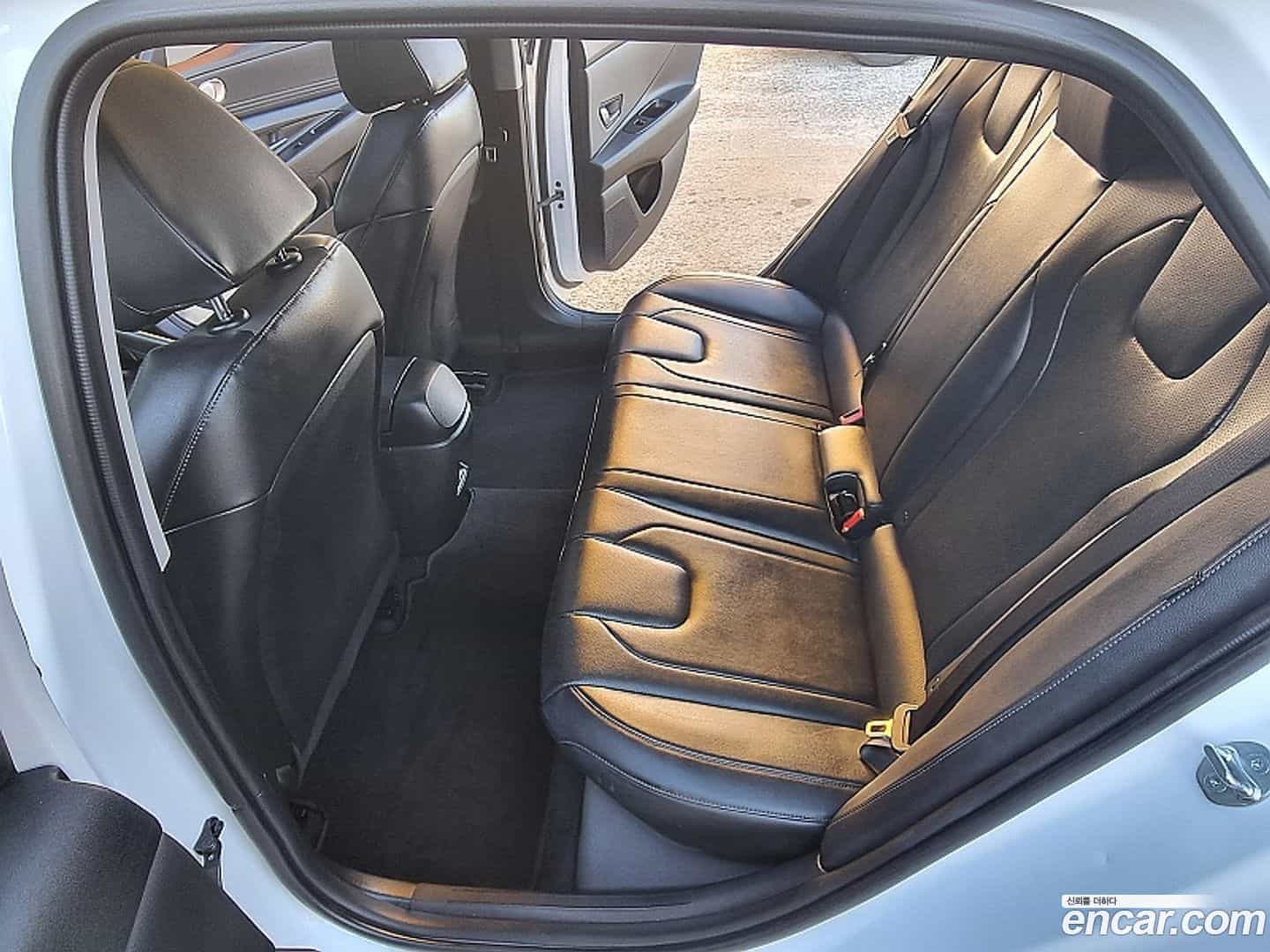 AVANTE Hyundai 2023.5-OPTION-017