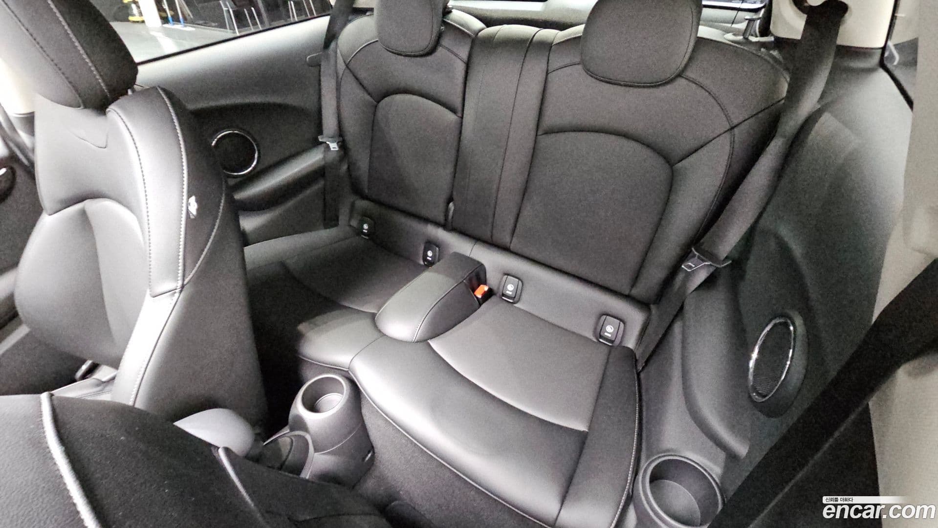 Main__Slider__Photo:Cooper Mini 2015.0-11