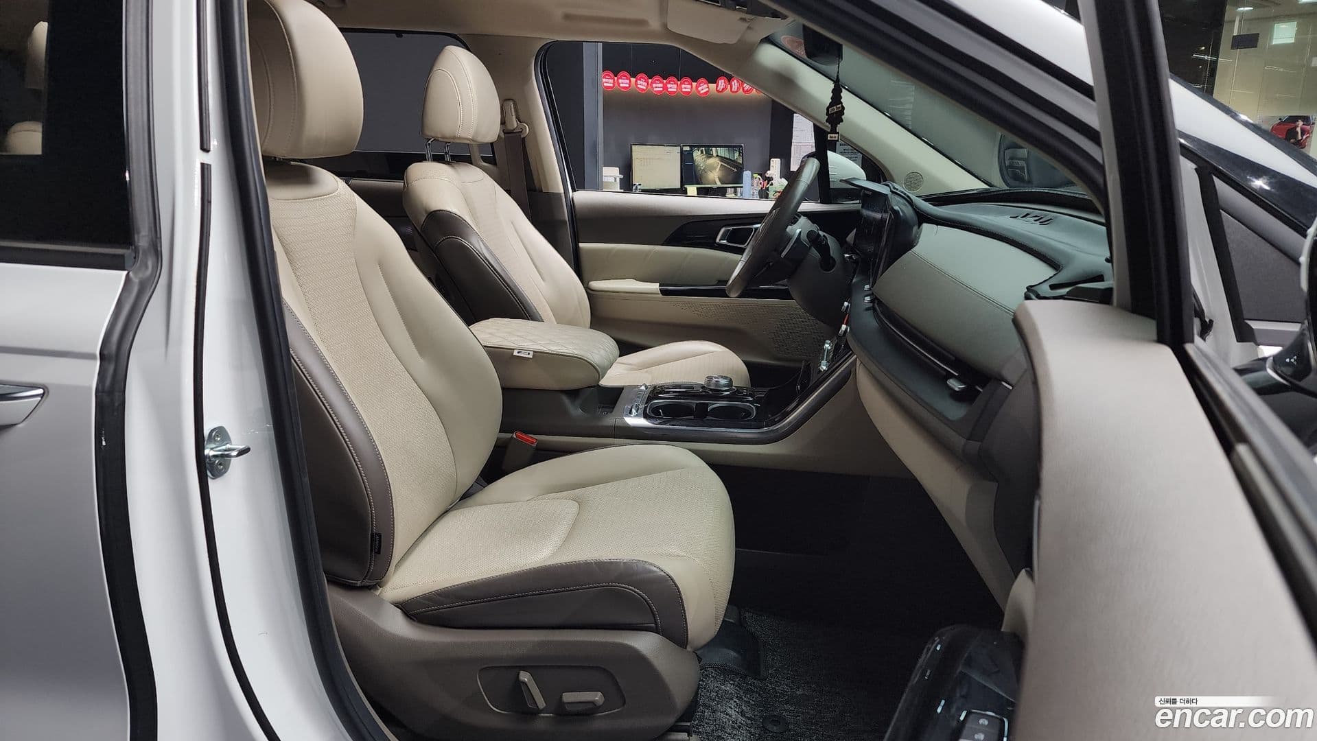 Main__Slider__Photo:Canival Kia 2021.1-10