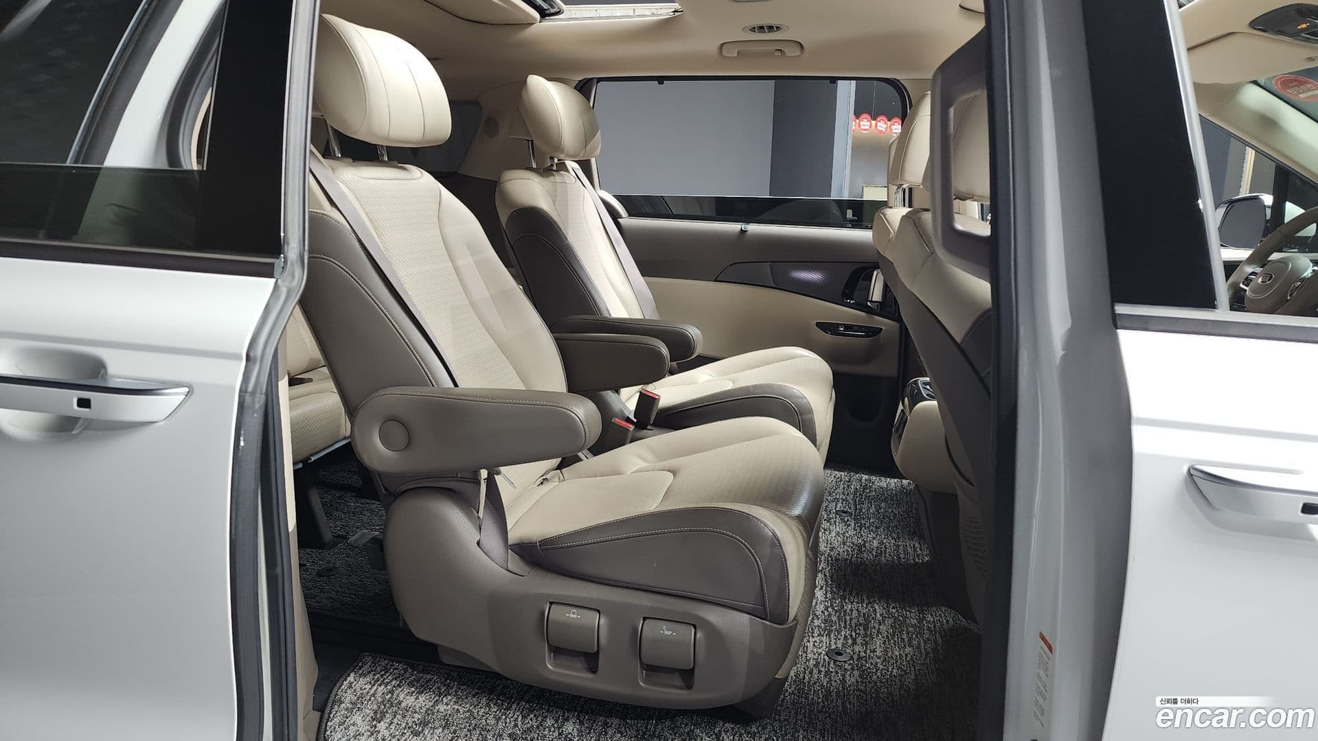 Main__Slider__Photo:Canival Kia 2021.1-11