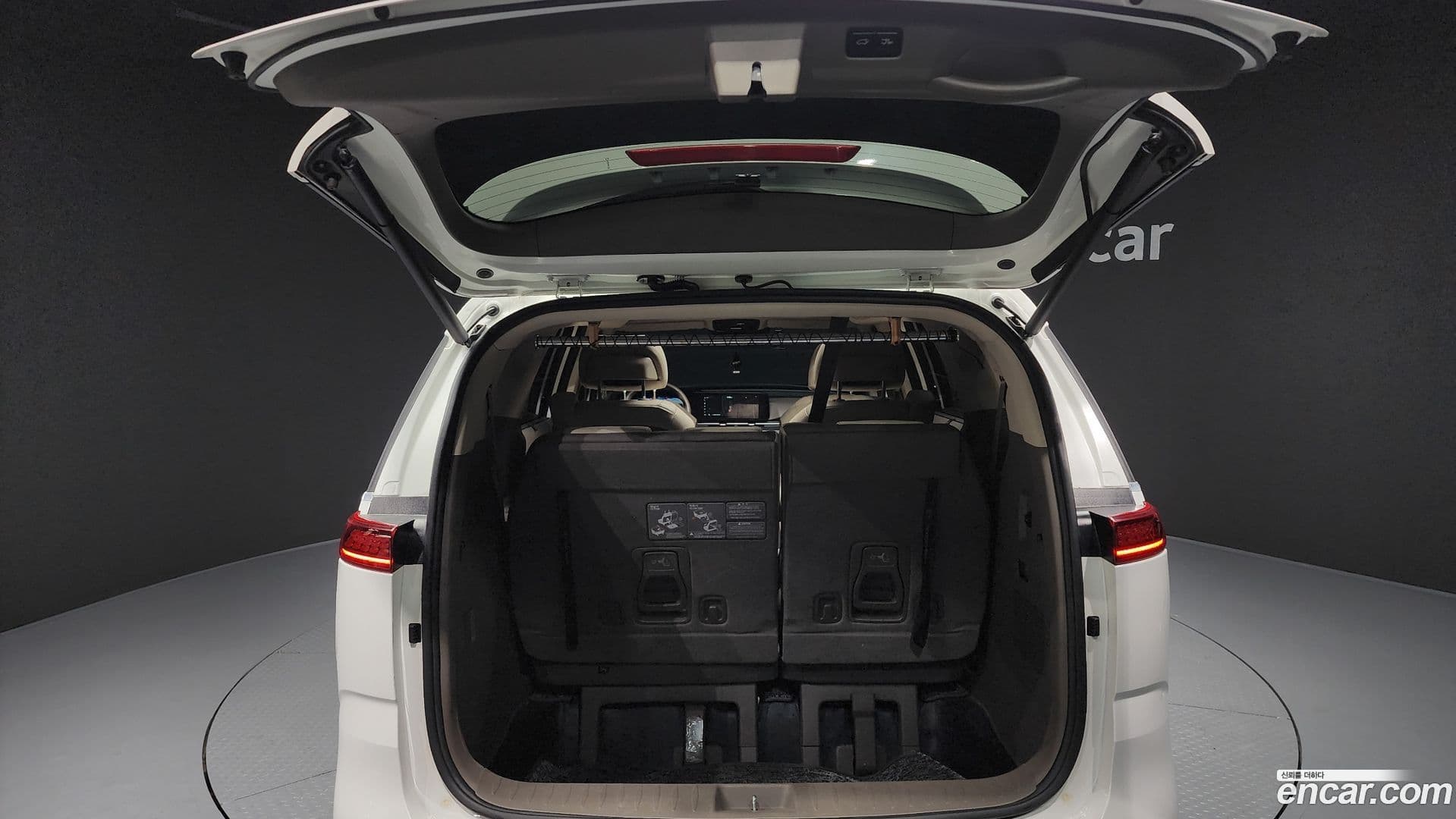 Main__Slider__Photo:Canival Kia 2021.1-19