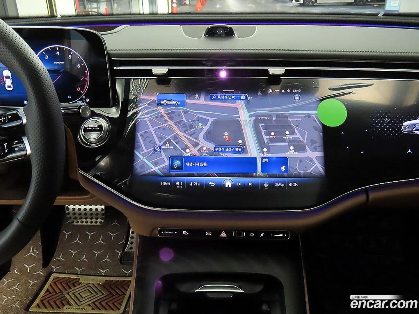 Main__Slider__Photo:E-Class Mercedes-Benz 2025.5-10