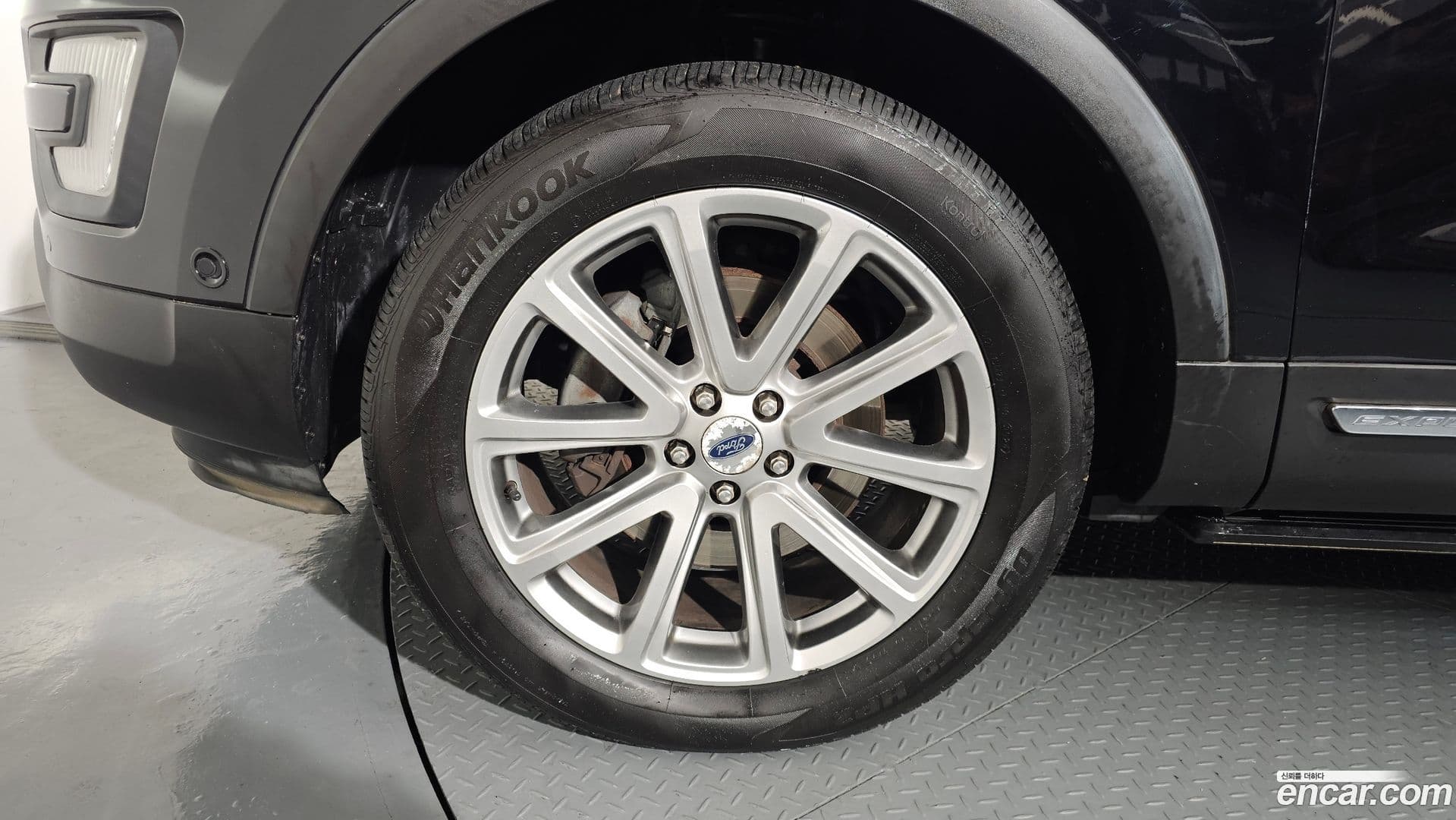 Main__Slider__Photo:Explorer Ford 2016.2-4