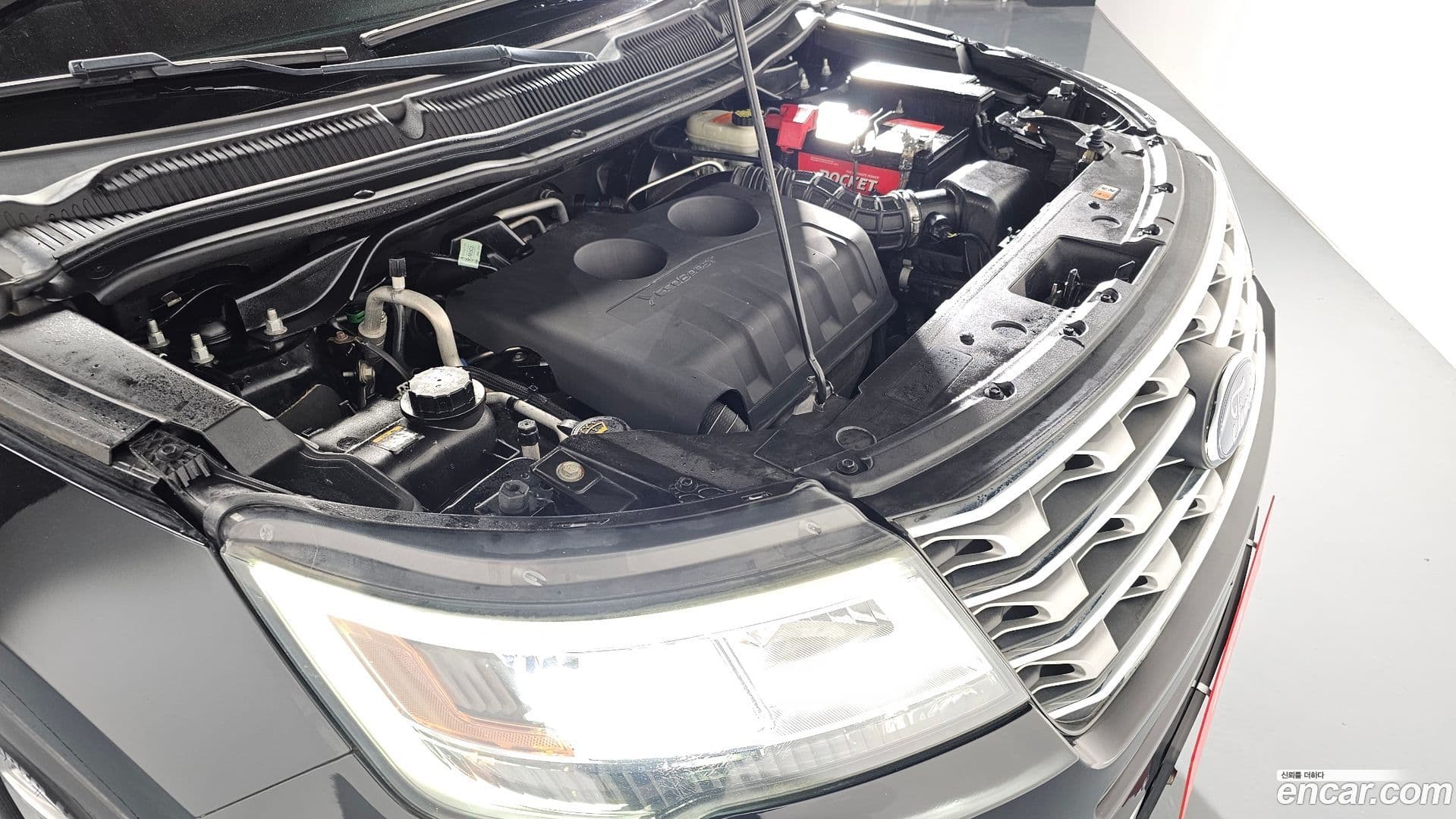 Main__Slider__Photo:Explorer Ford 2016.2-5