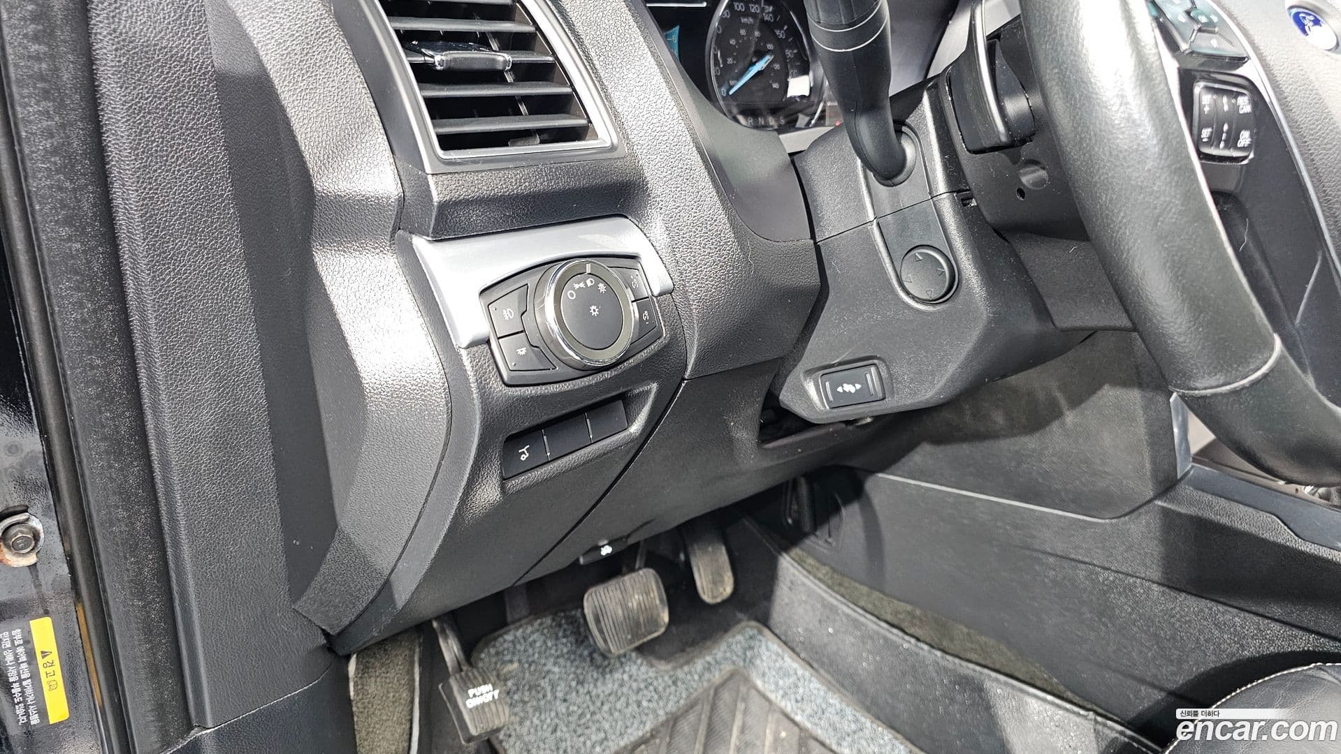 Main__Slider__Photo:Explorer Ford 2016.2-13