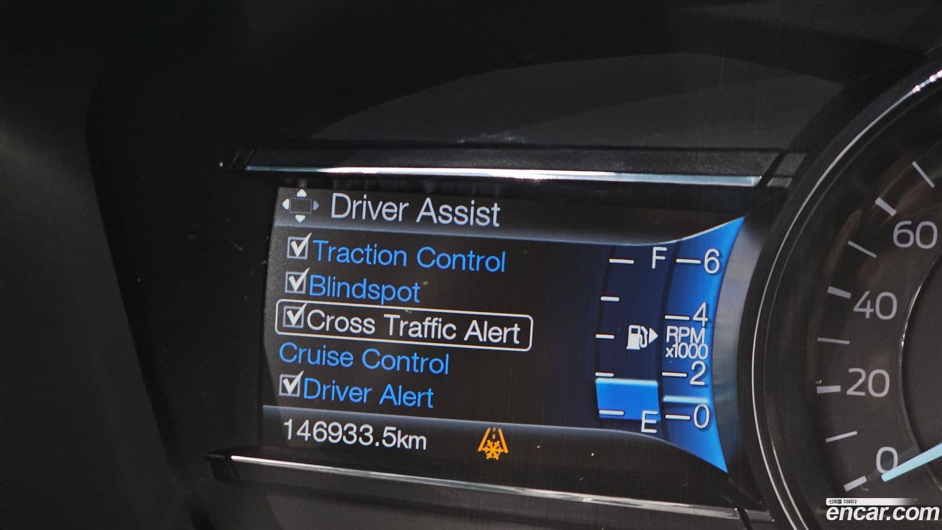 Main__Slider__Photo:Explorer Ford 2016.2-16