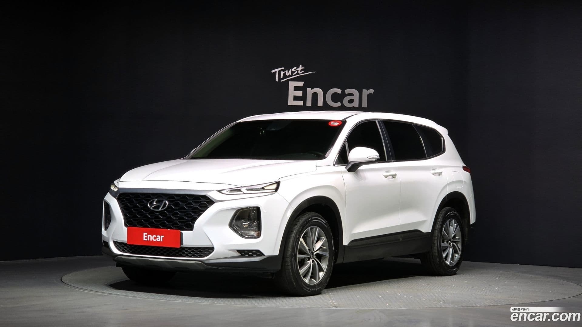 Main__Slider__Photo:Santafe Hyundai 2019.4-0