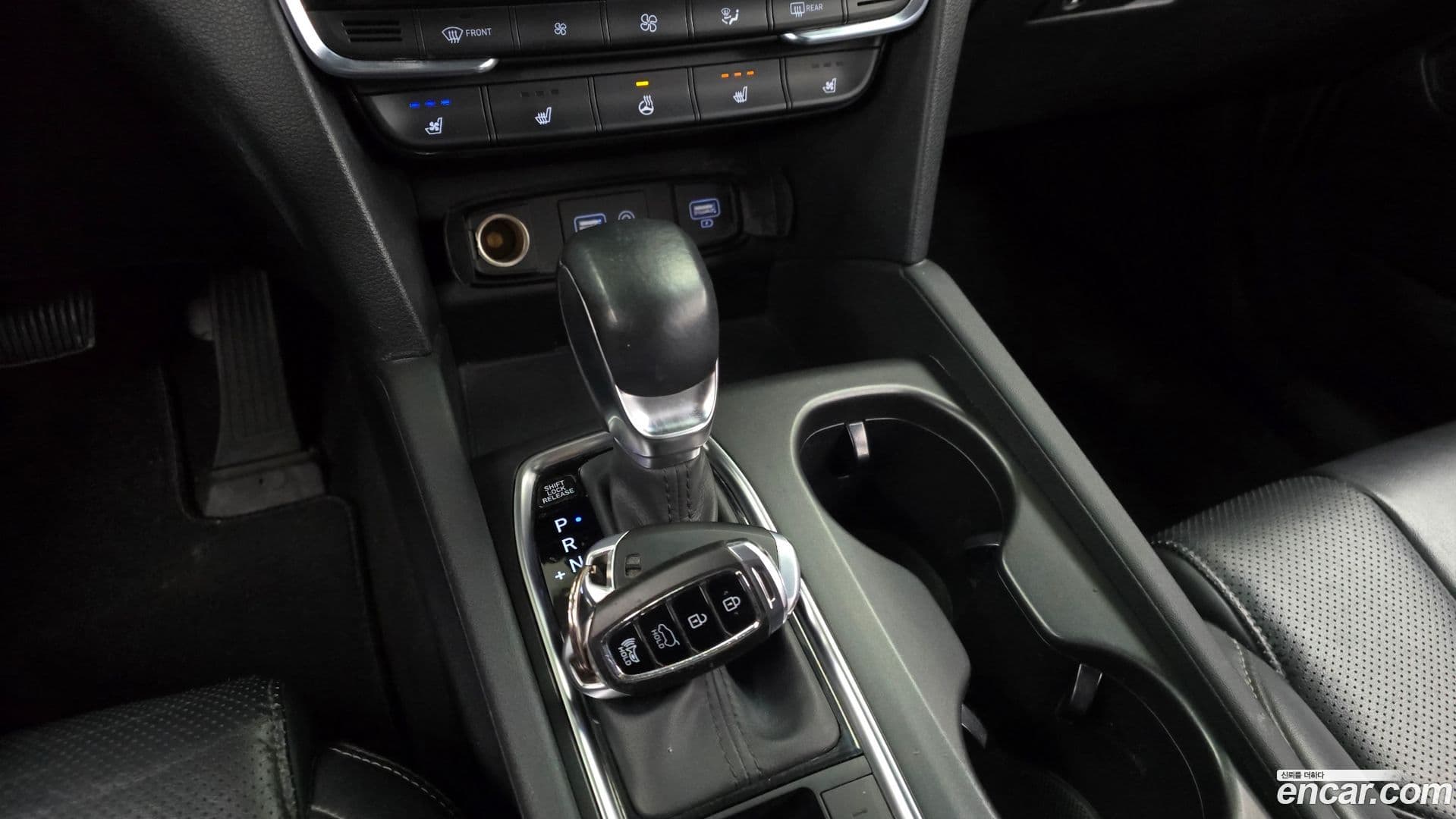 Main__Slider__Photo:Santafe Hyundai 2019.4-8