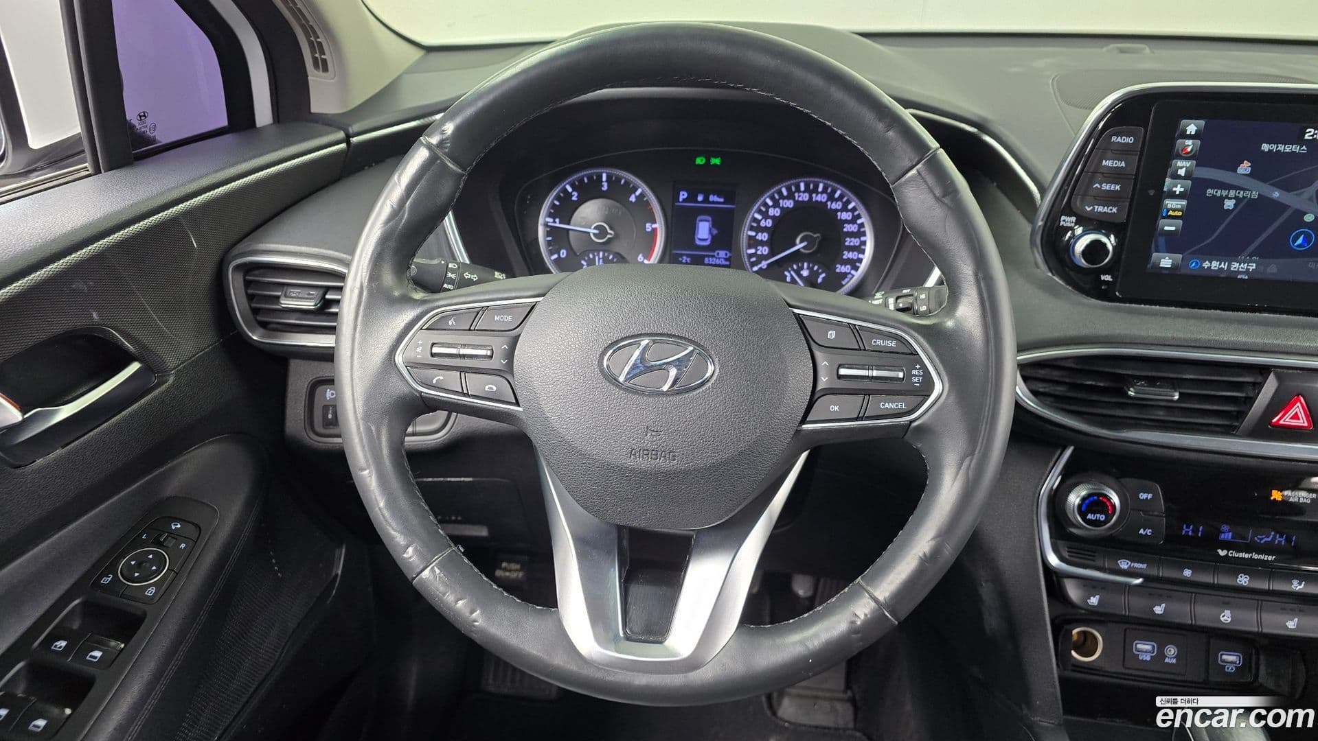 Main__Slider__Photo:Santafe Hyundai 2019.4-12