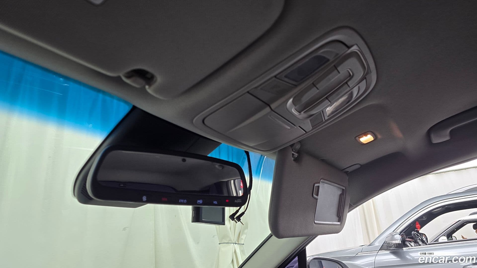 Main__Slider__Photo:Santafe Hyundai 2019.4-16