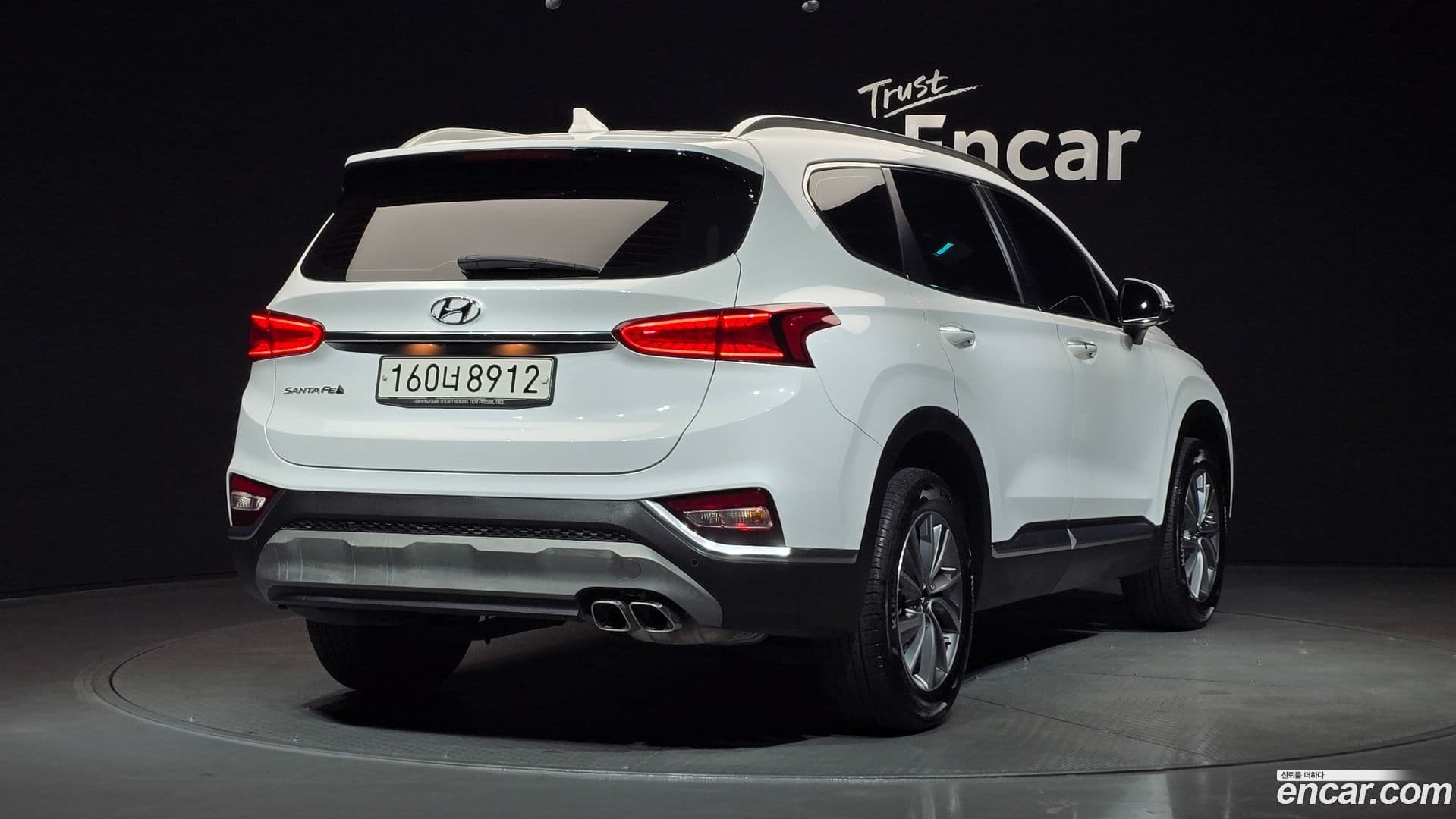 Main__Slider__Photo:Santafe Hyundai 2019.5-1