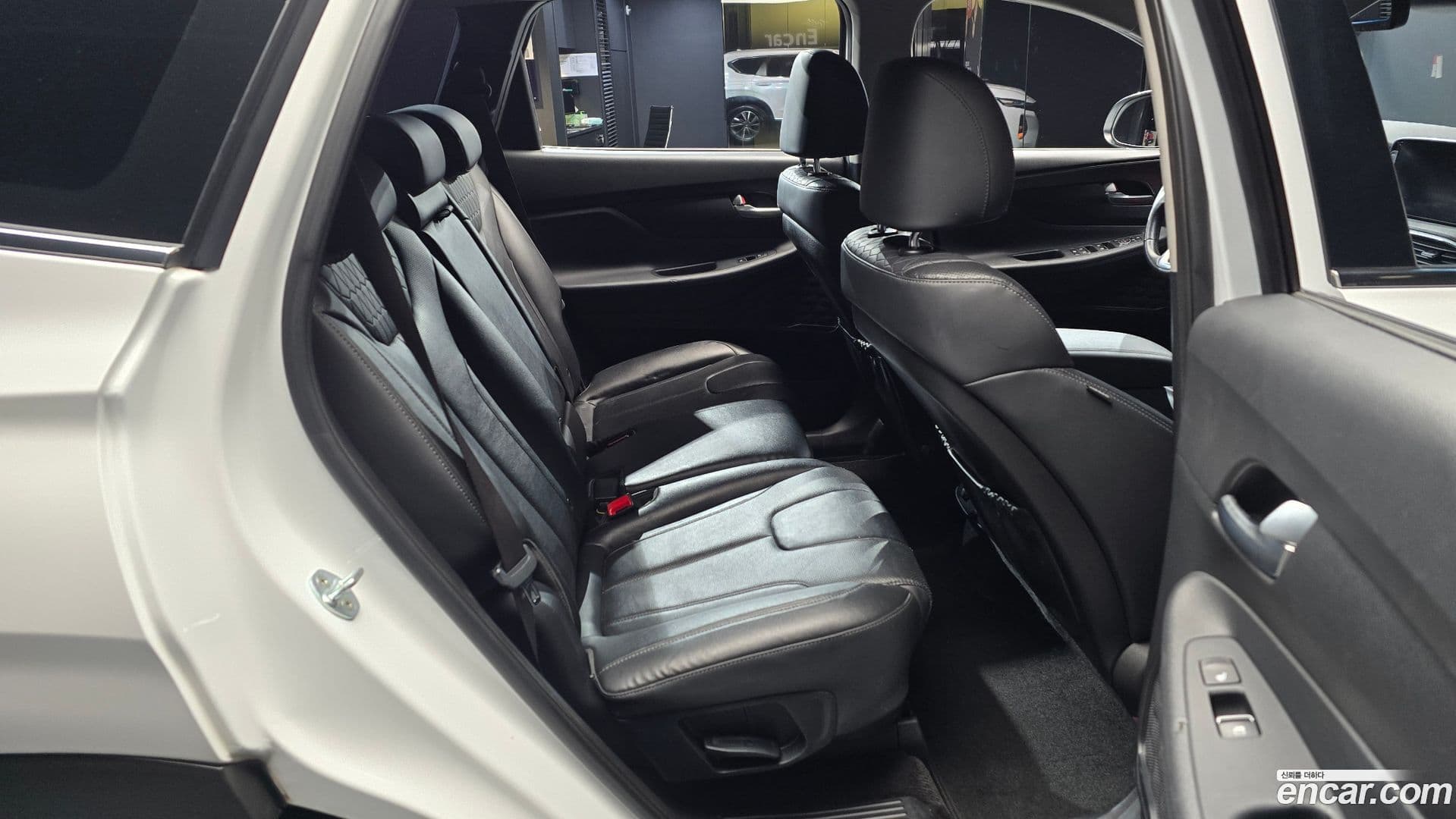 Main__Slider__Photo:Santafe Hyundai 2019.5-12