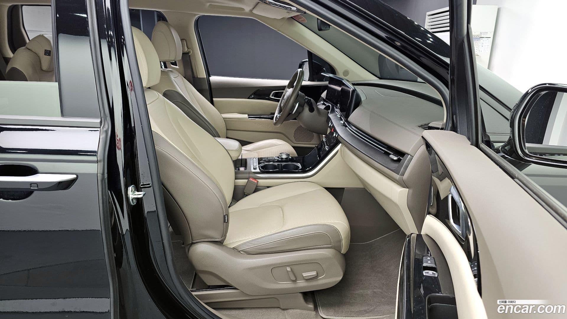 Main__Slider__Photo:Canival Kia 2021.2-10