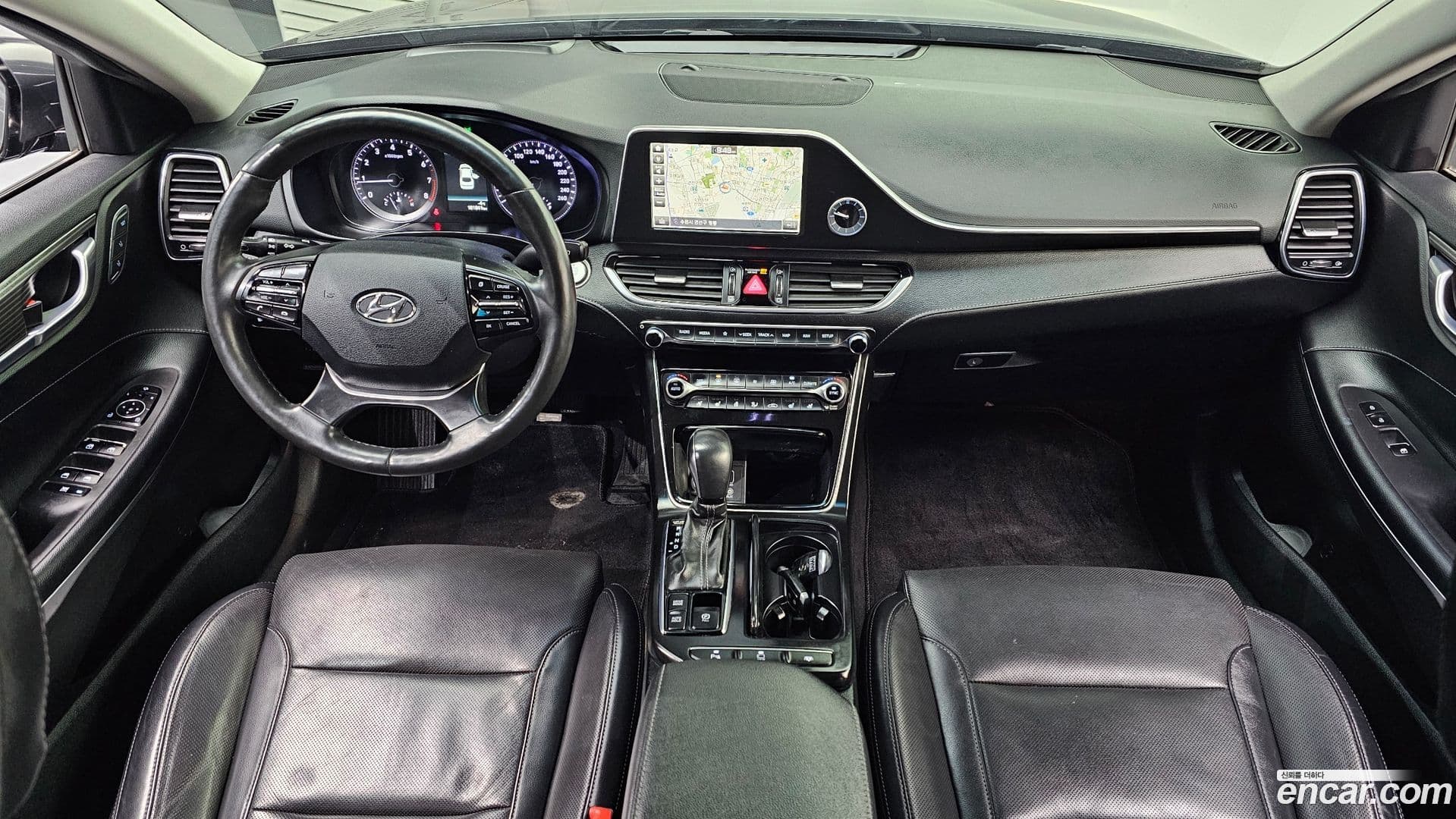 Main__Slider__Photo:Grandeur Hyundai 2017.6-6