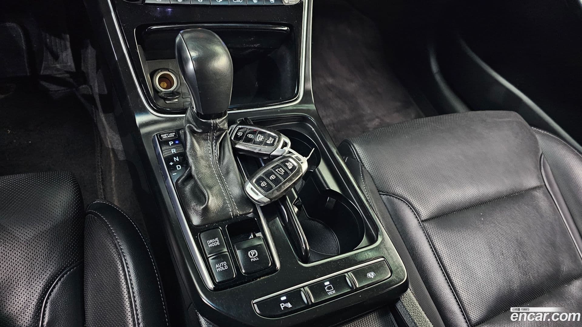 Main__Slider__Photo:Grandeur Hyundai 2017.6-8