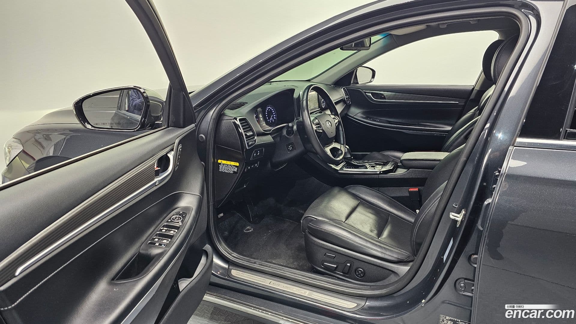 Main__Slider__Photo:Grandeur Hyundai 2017.6-9