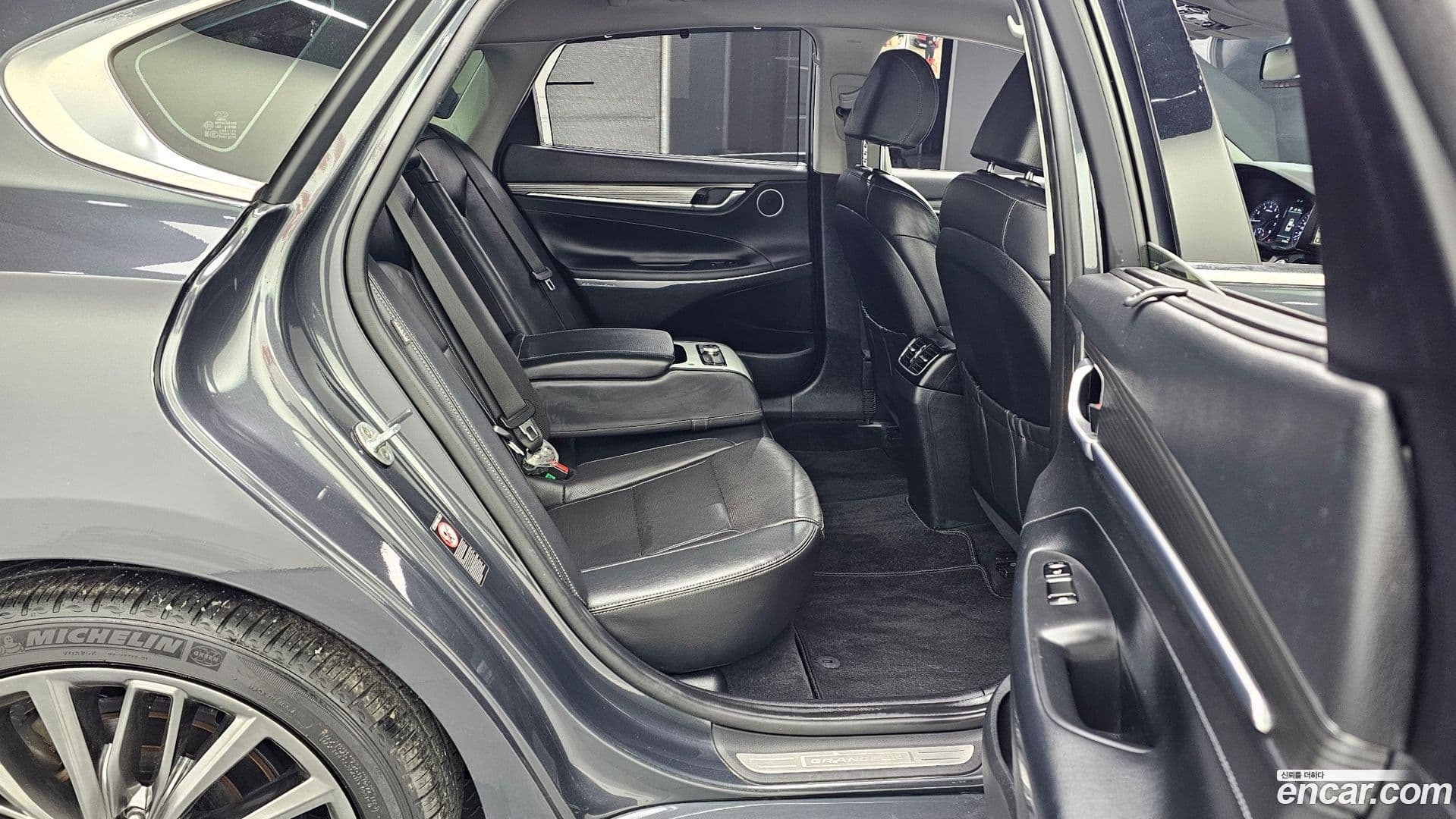 Main__Slider__Photo:Grandeur Hyundai 2017.6-11