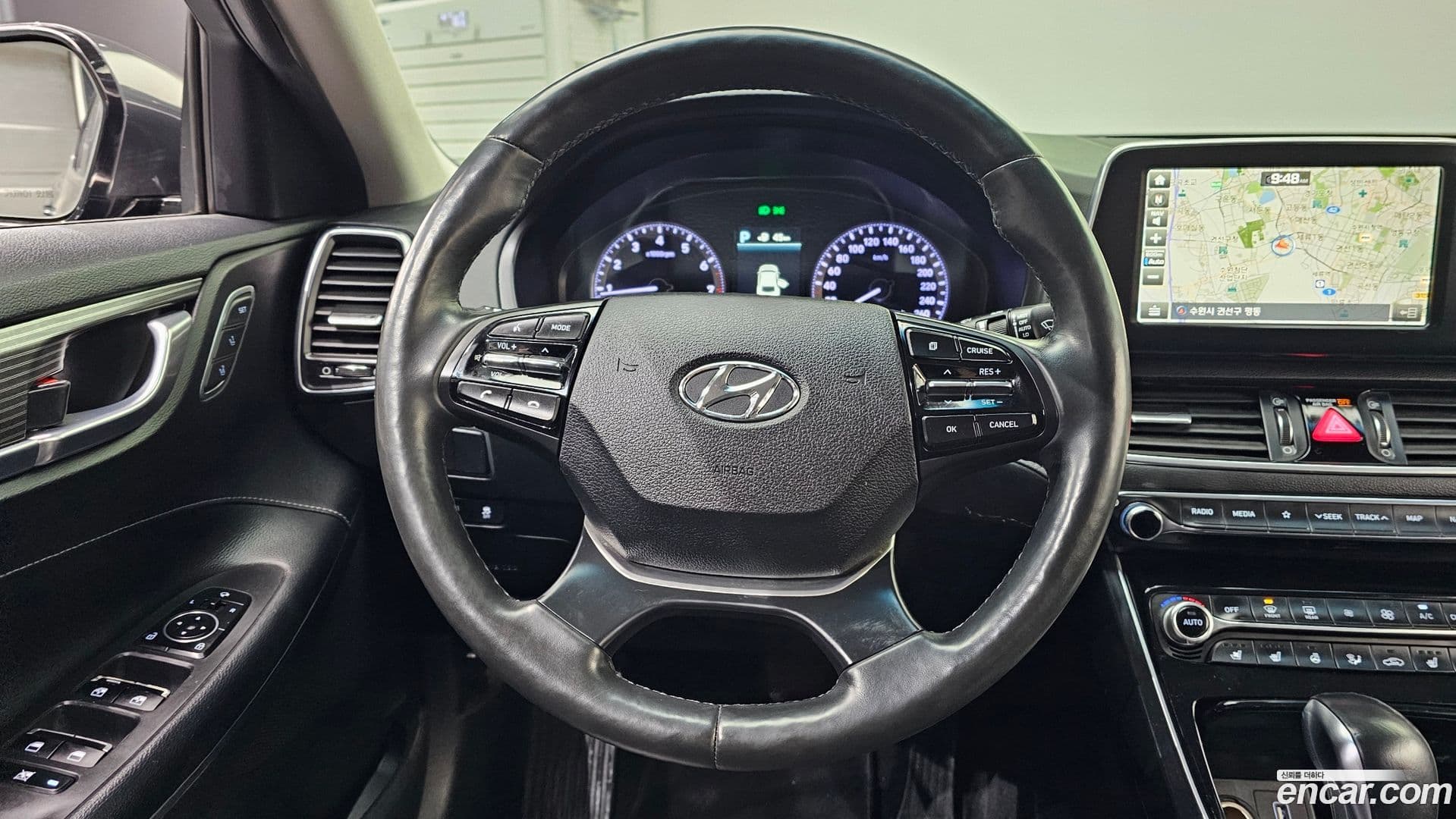 Main__Slider__Photo:Grandeur Hyundai 2017.6-12