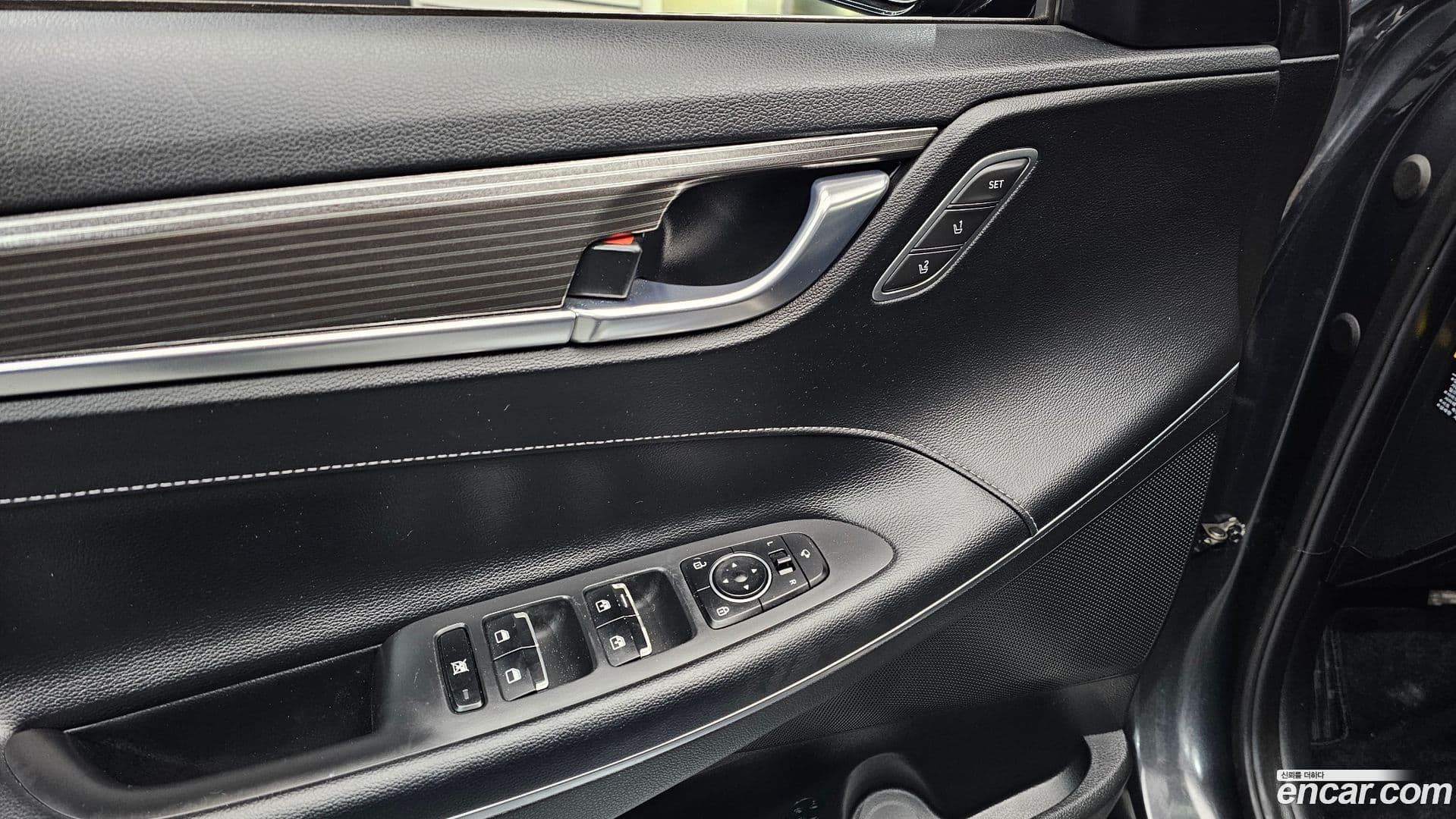 Main__Slider__Photo:Grandeur Hyundai 2017.6-15