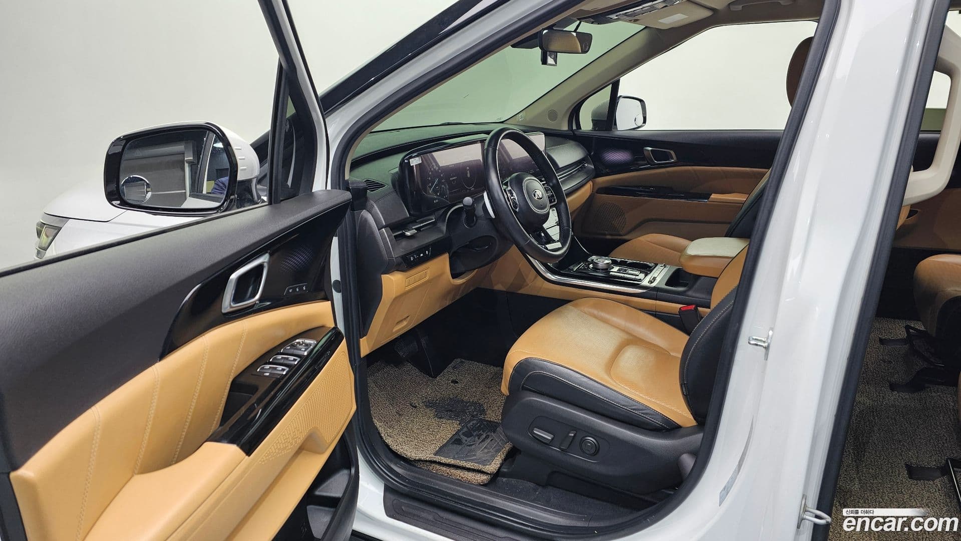 Main__Slider__Photo:Canival Kia 2021.0-9