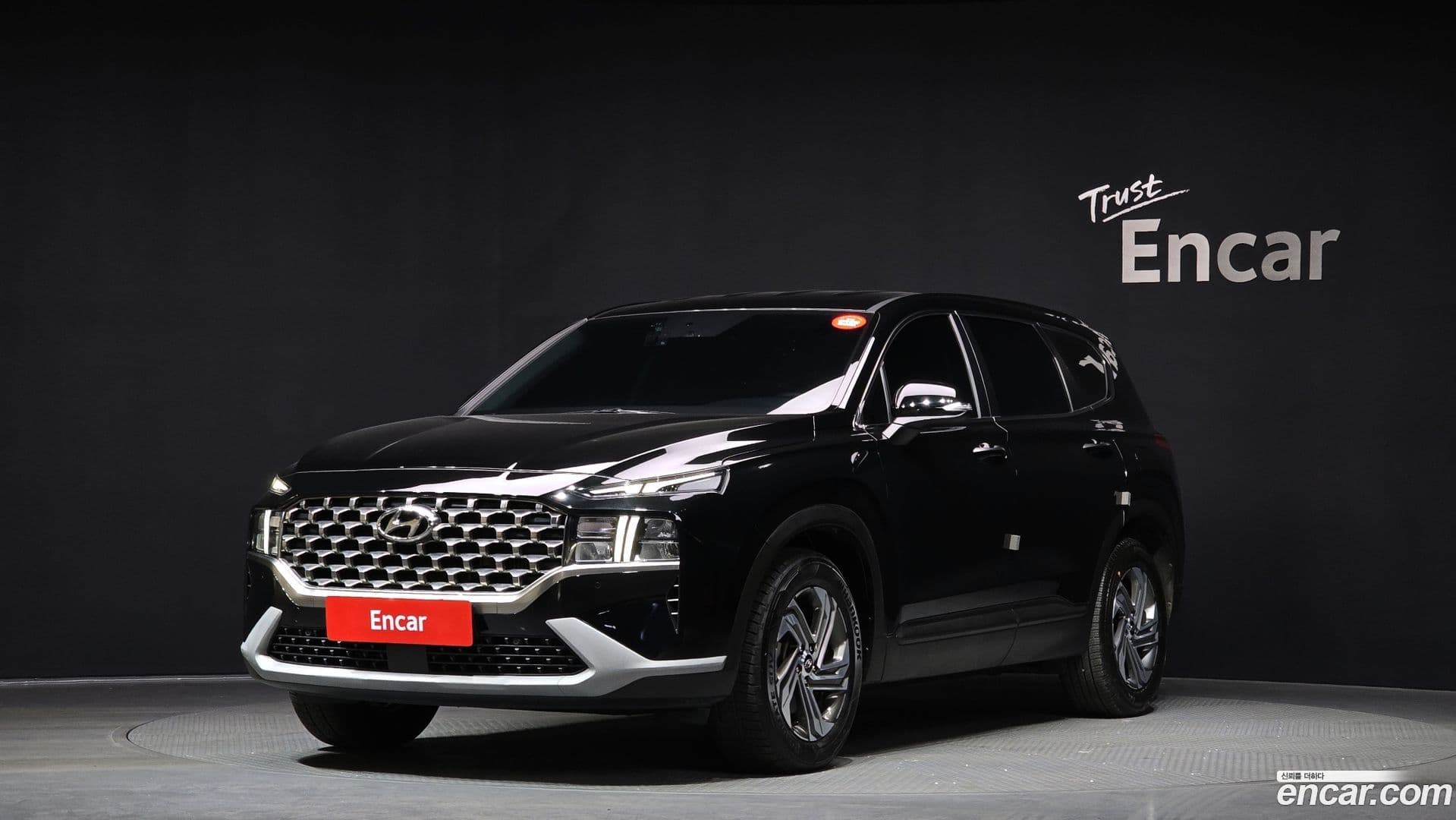 Main__Slider__Photo:Santafe Hyundai 2022.10-0