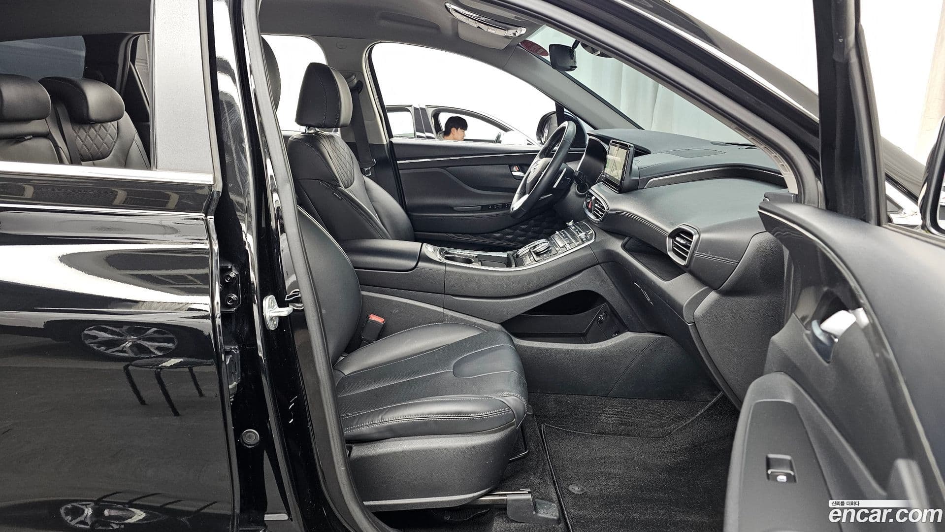 Main__Slider__Photo:Santafe Hyundai 2022.10-10